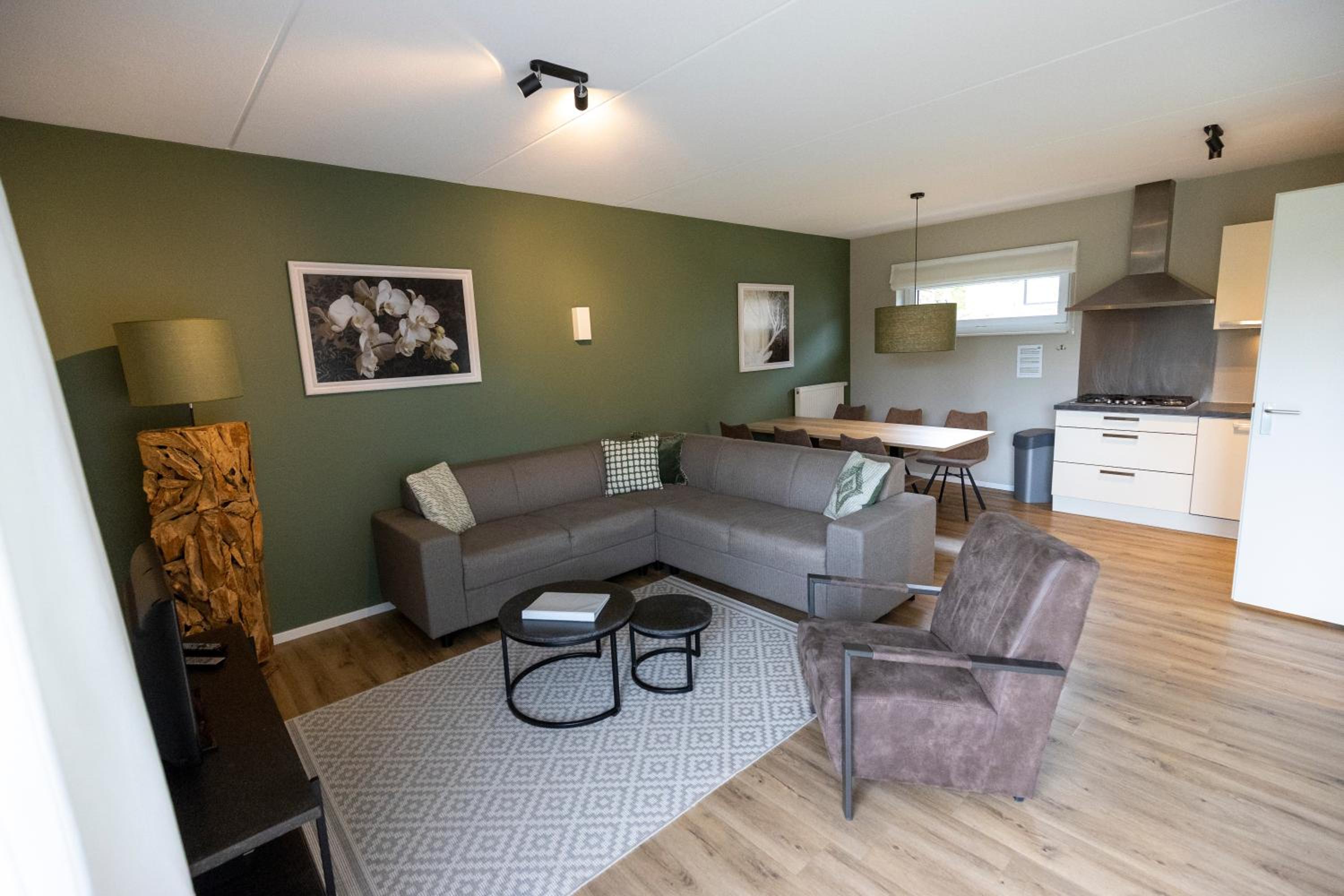 Three-Bedroom Bungalow - Photo 1