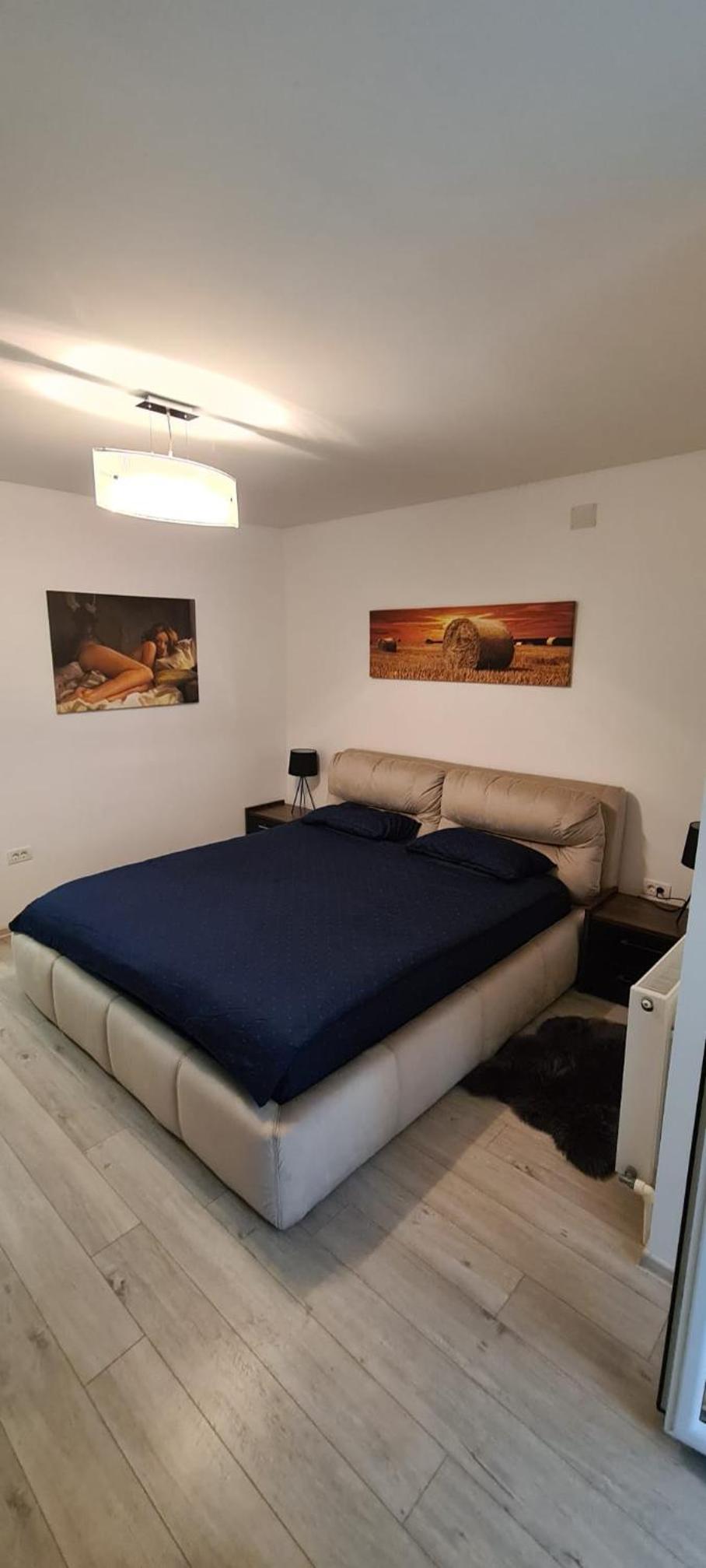 One-Bedroom Apartment - Photo 1