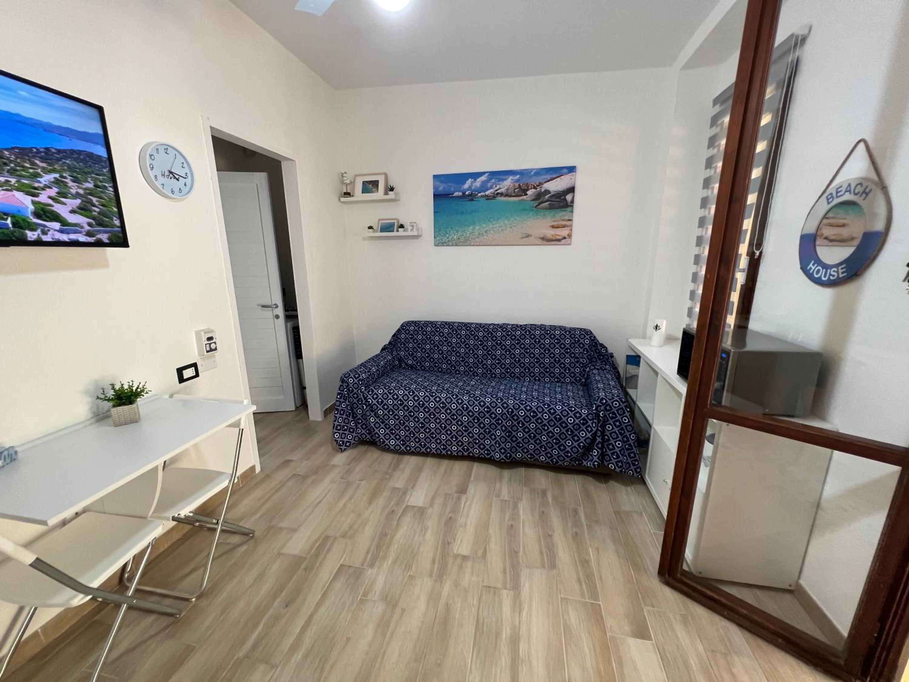 One-Bedroom House photo 1