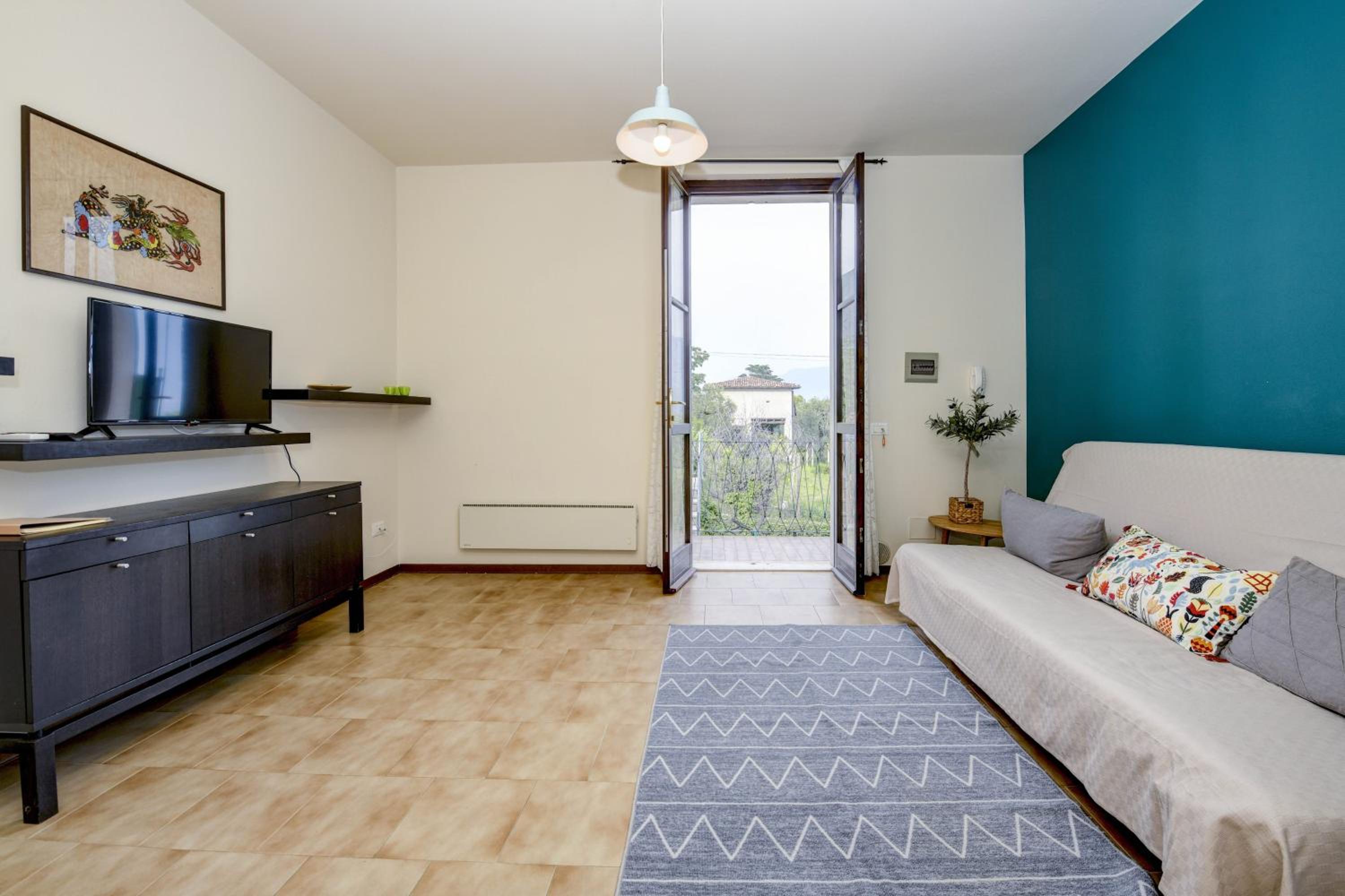 Apartment with Lake View photo 3