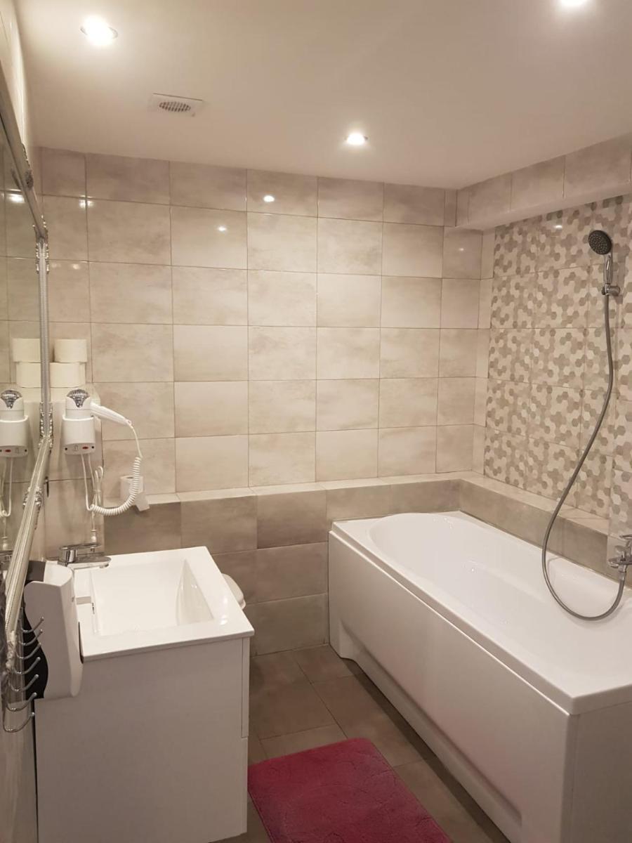 Double Room with Private Bathroom photo 3