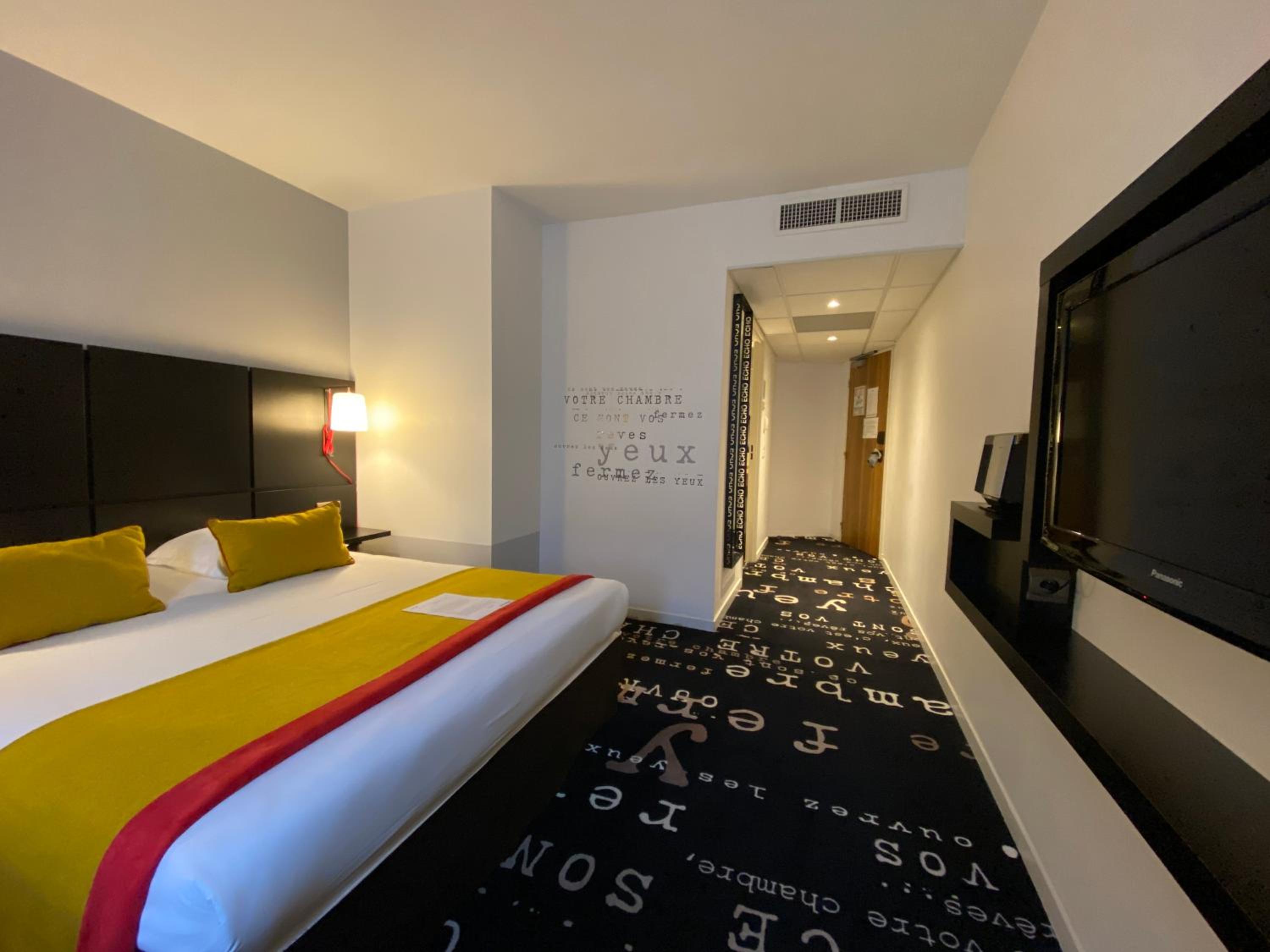 Standard Queen Room - Photo 5