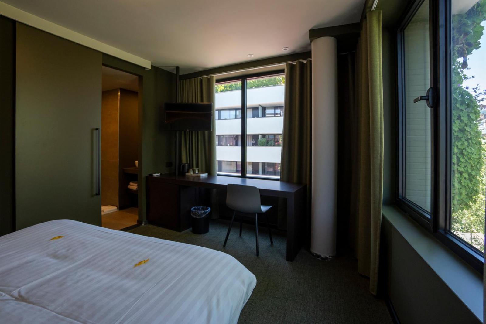 Double Room - Photo 6