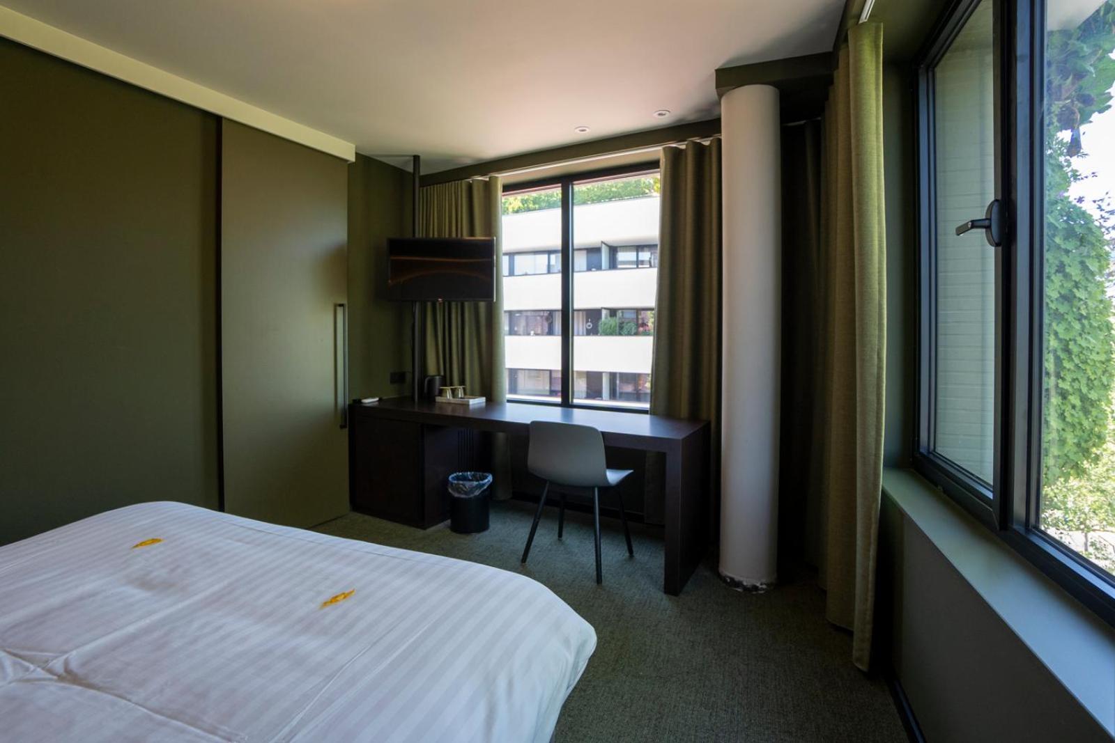 Double Room - Photo 5