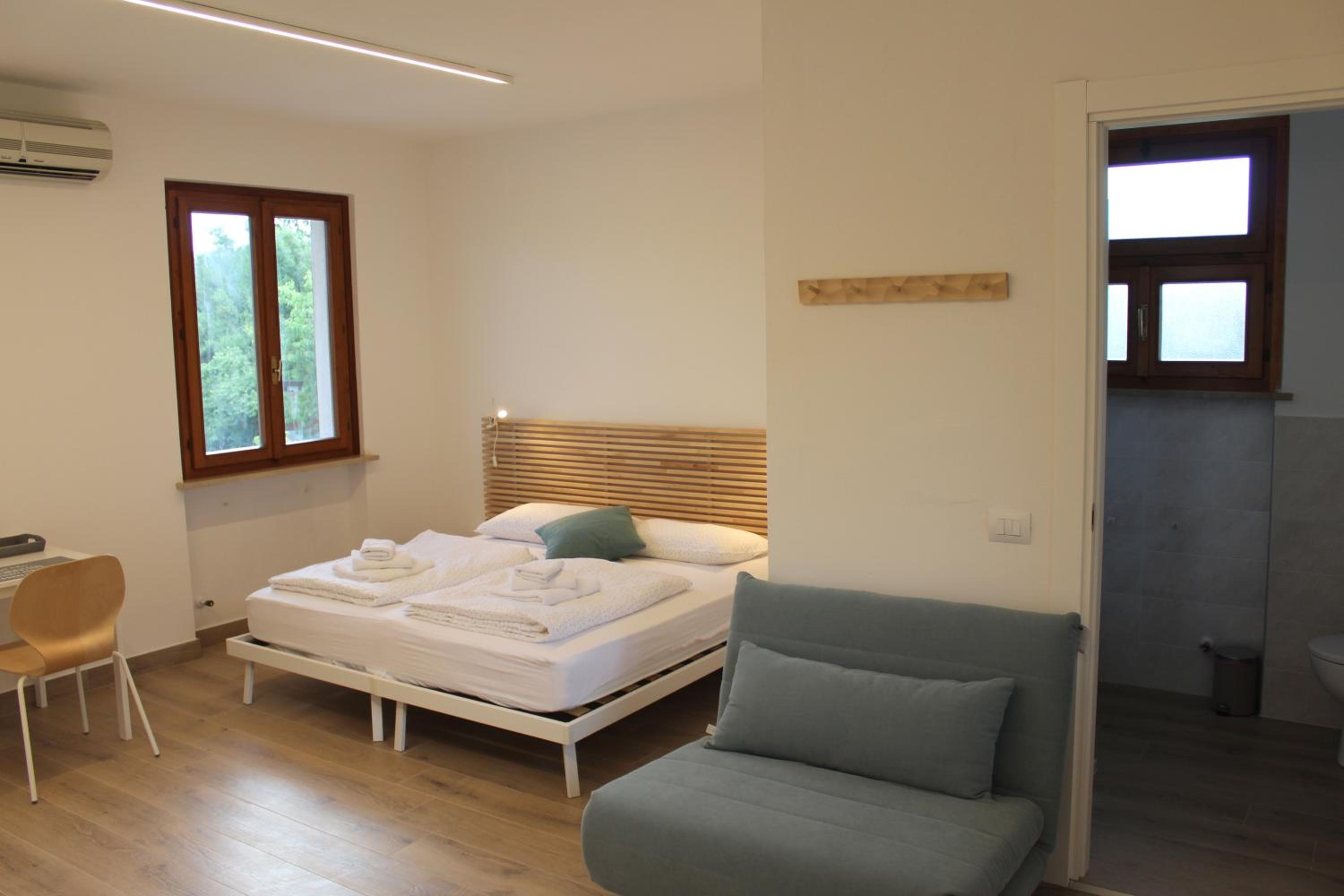 Large Double or Twin Room photo 1