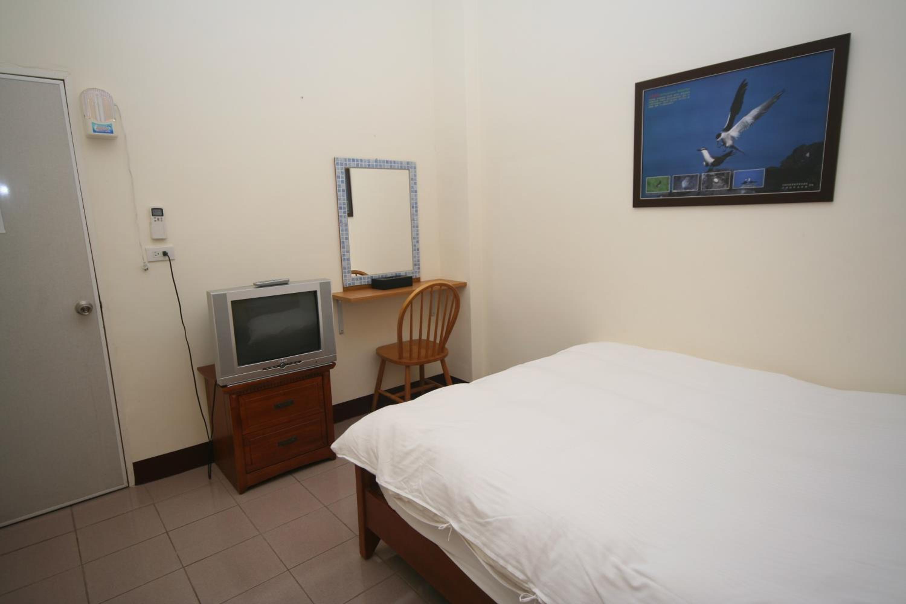 Single Room with Private Bathroom photo 1