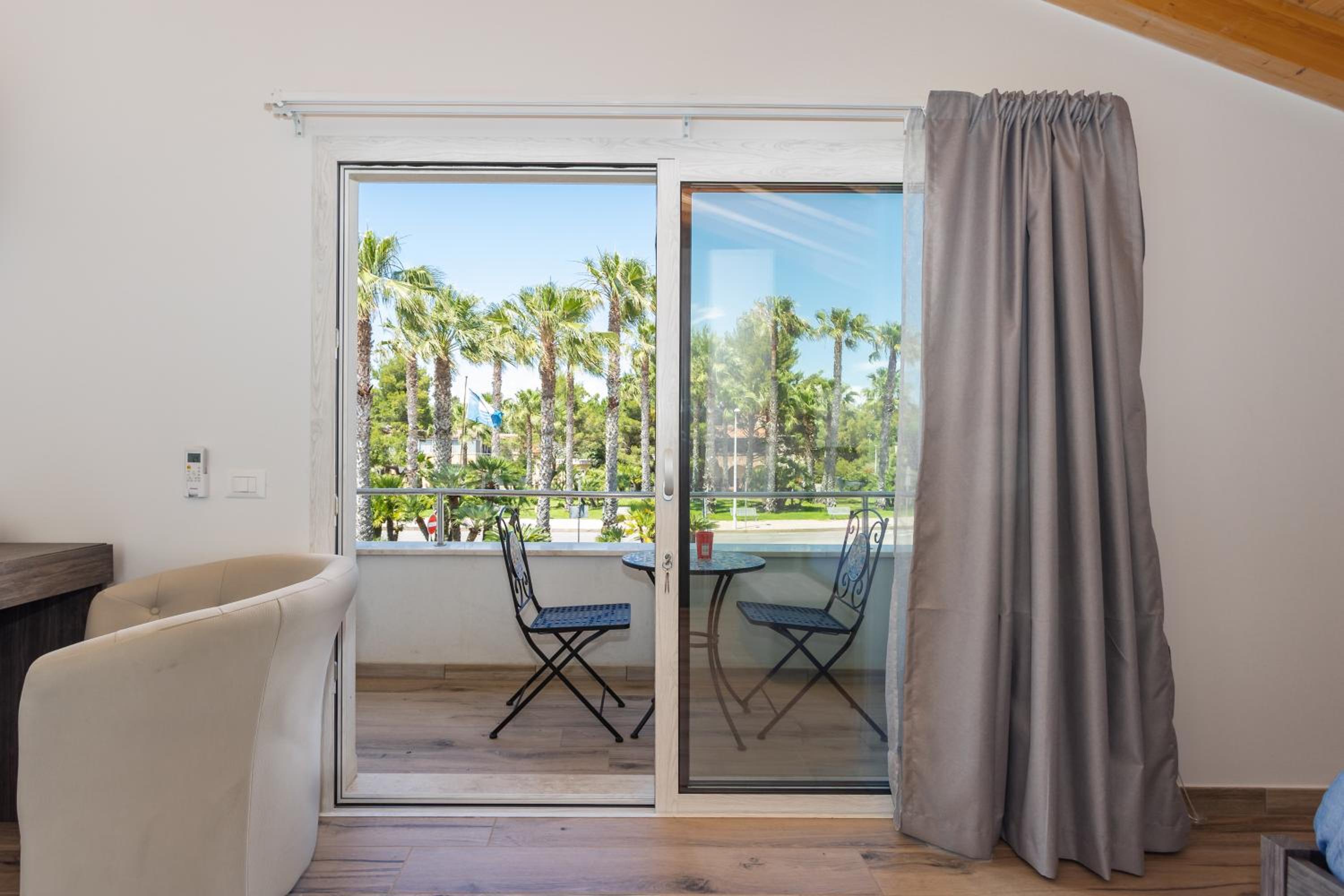 Double Room with Balcony photo 3