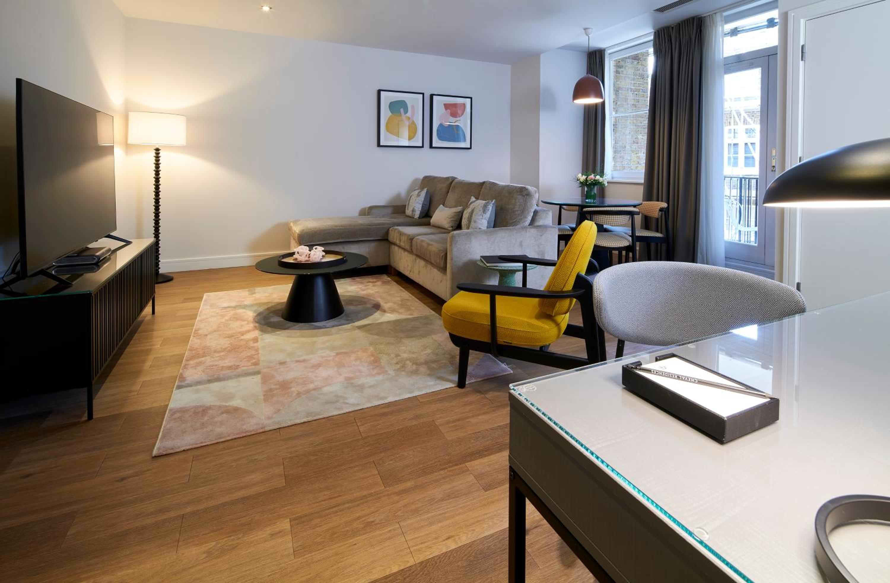 Luxury One Bedroom Apartment with Sofa Bed