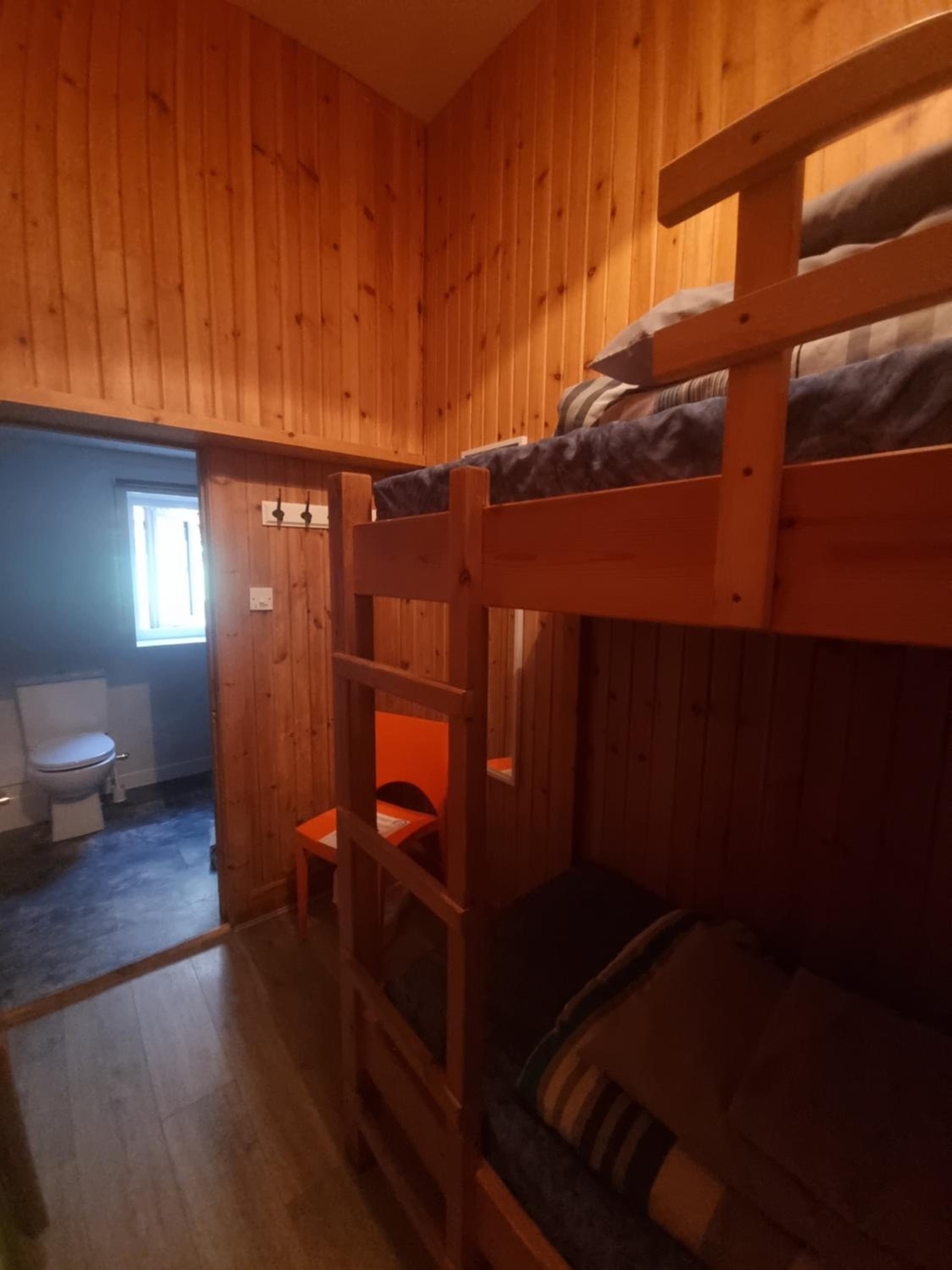 Twin Room - Photo 4