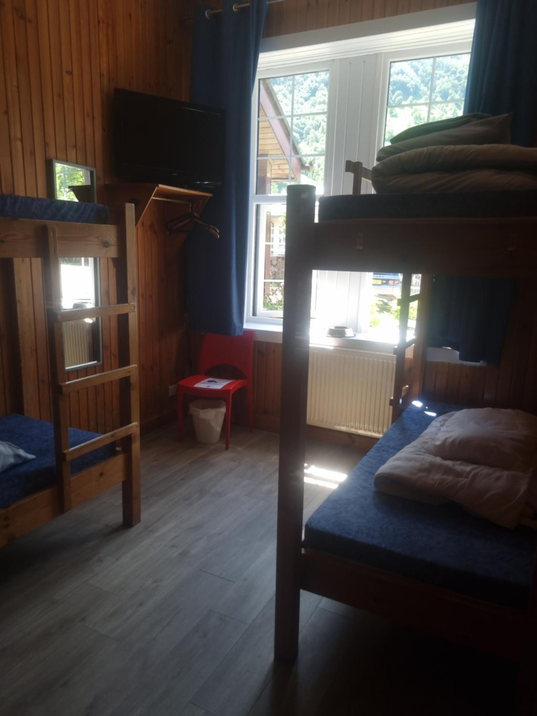 Quadruple Room - Photo 5