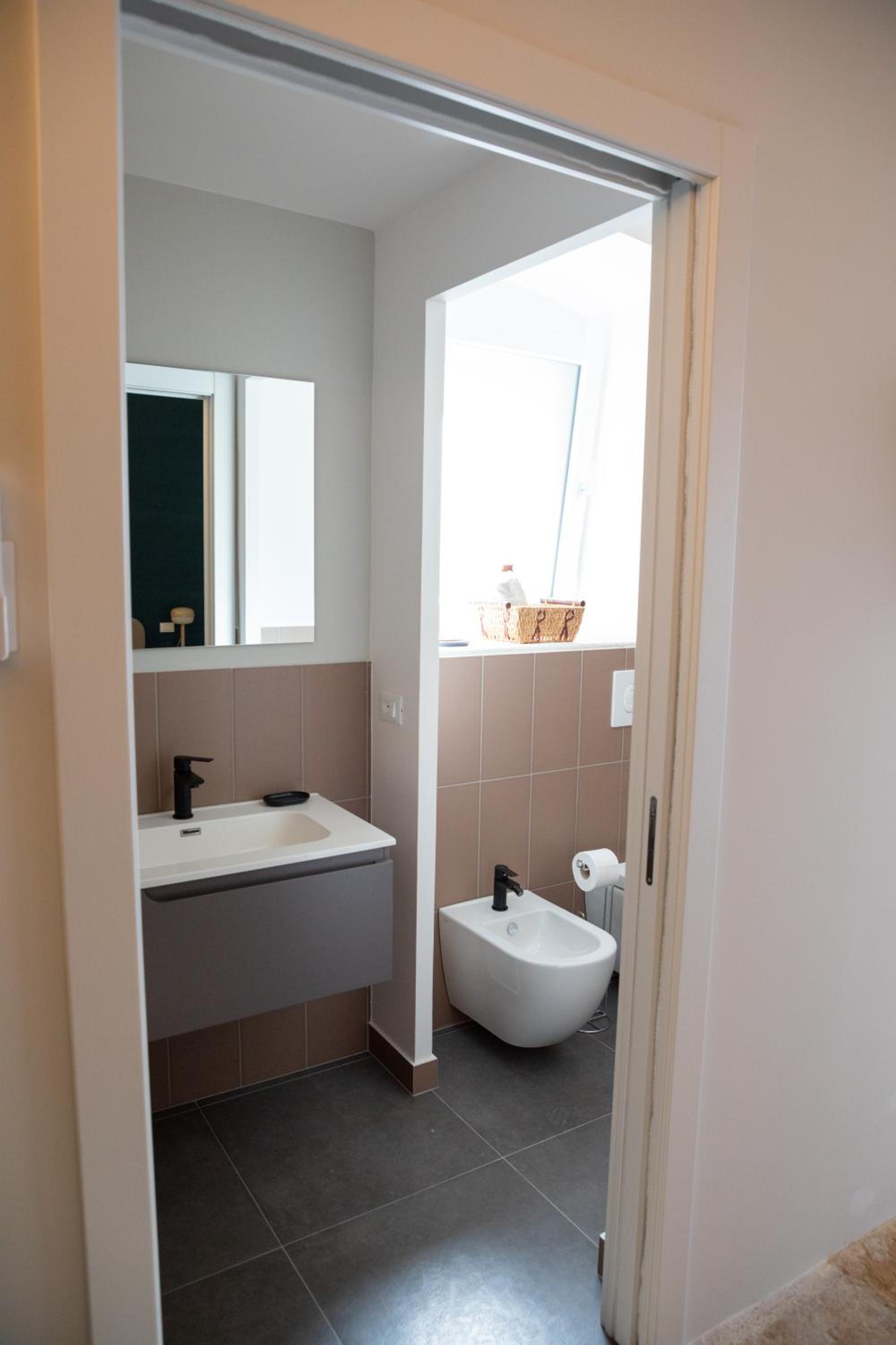 Double Room with Private Bathroom photo 2