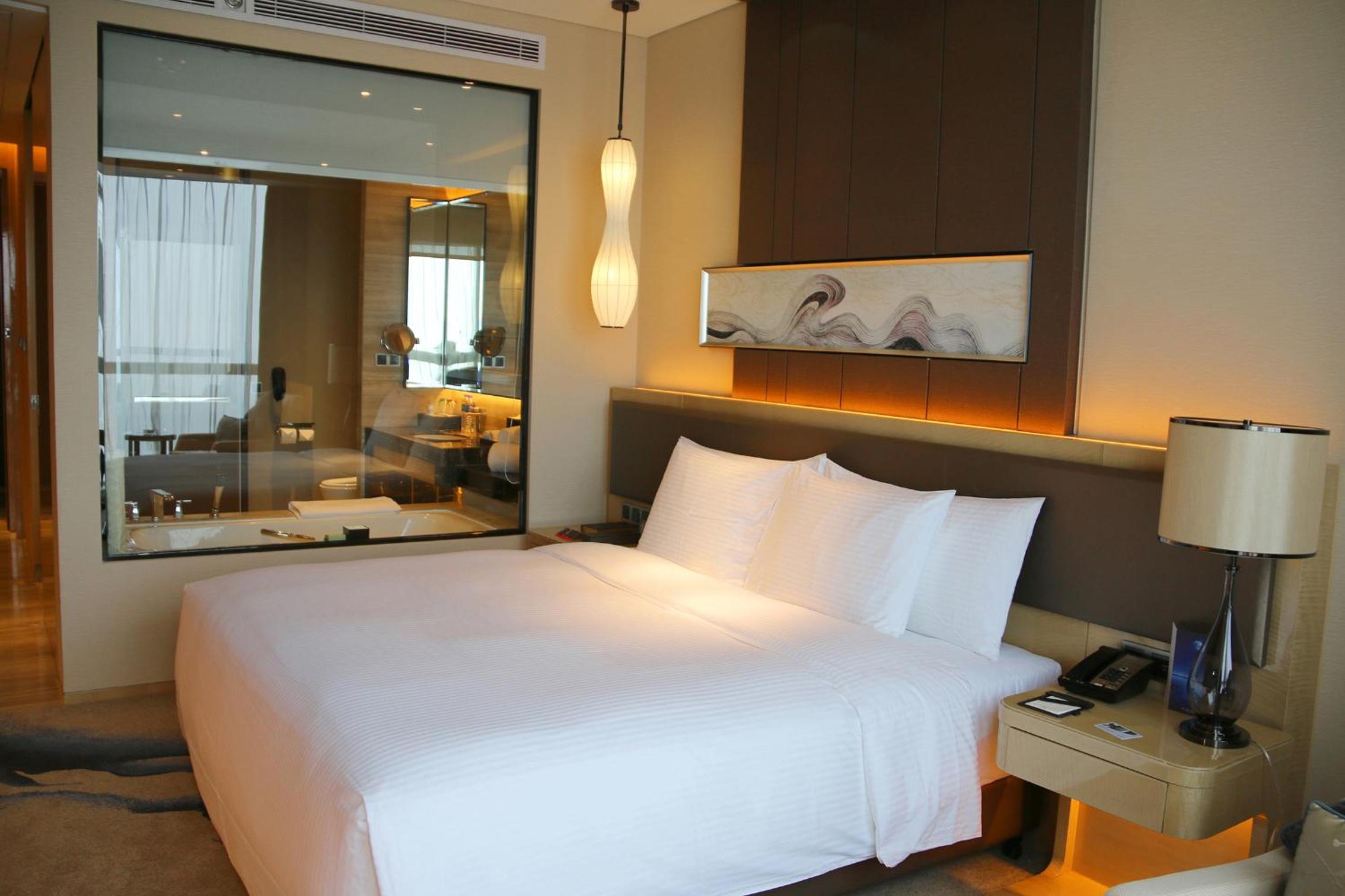 Deluxe King Room photo 2