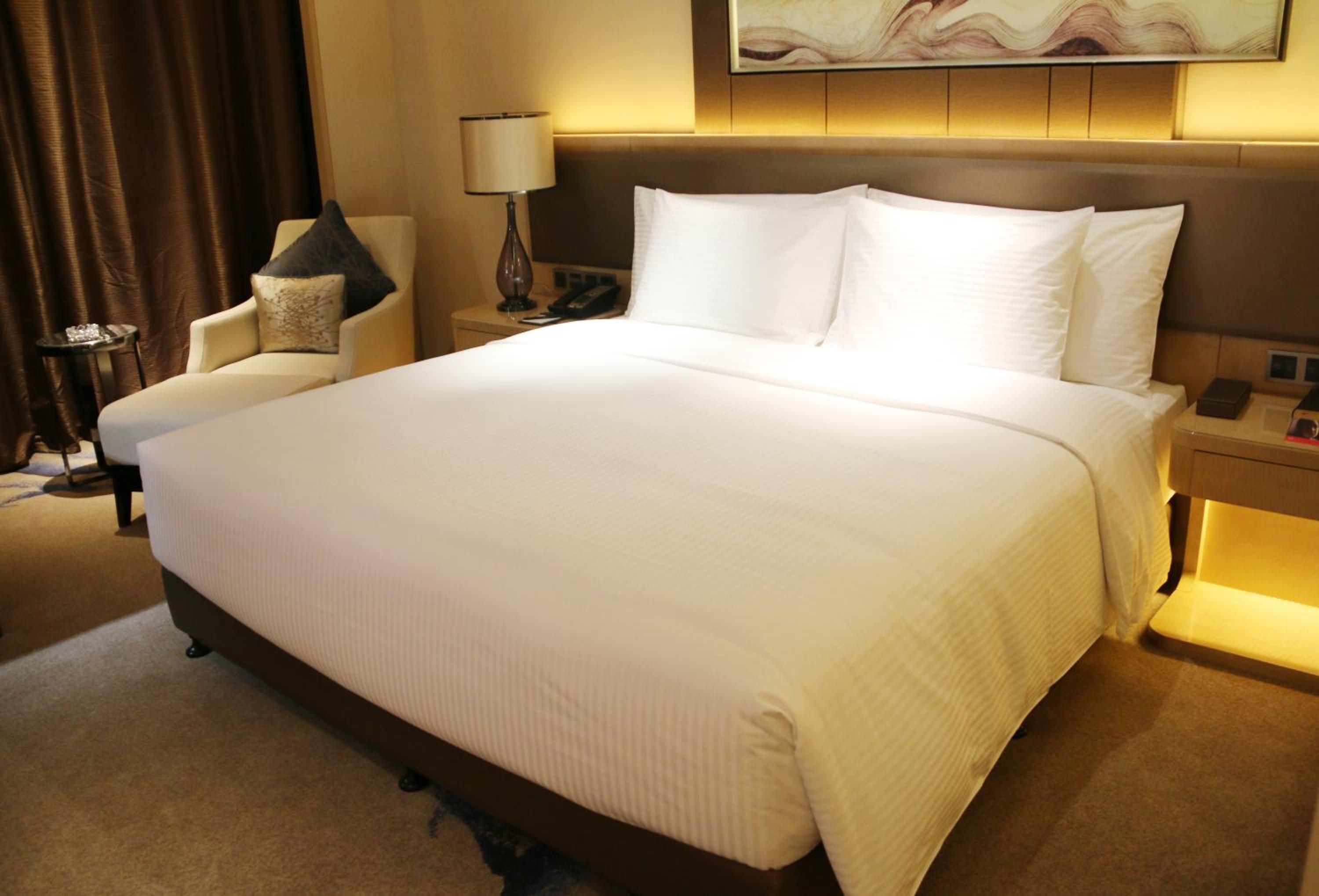 Deluxe King Room photo 1