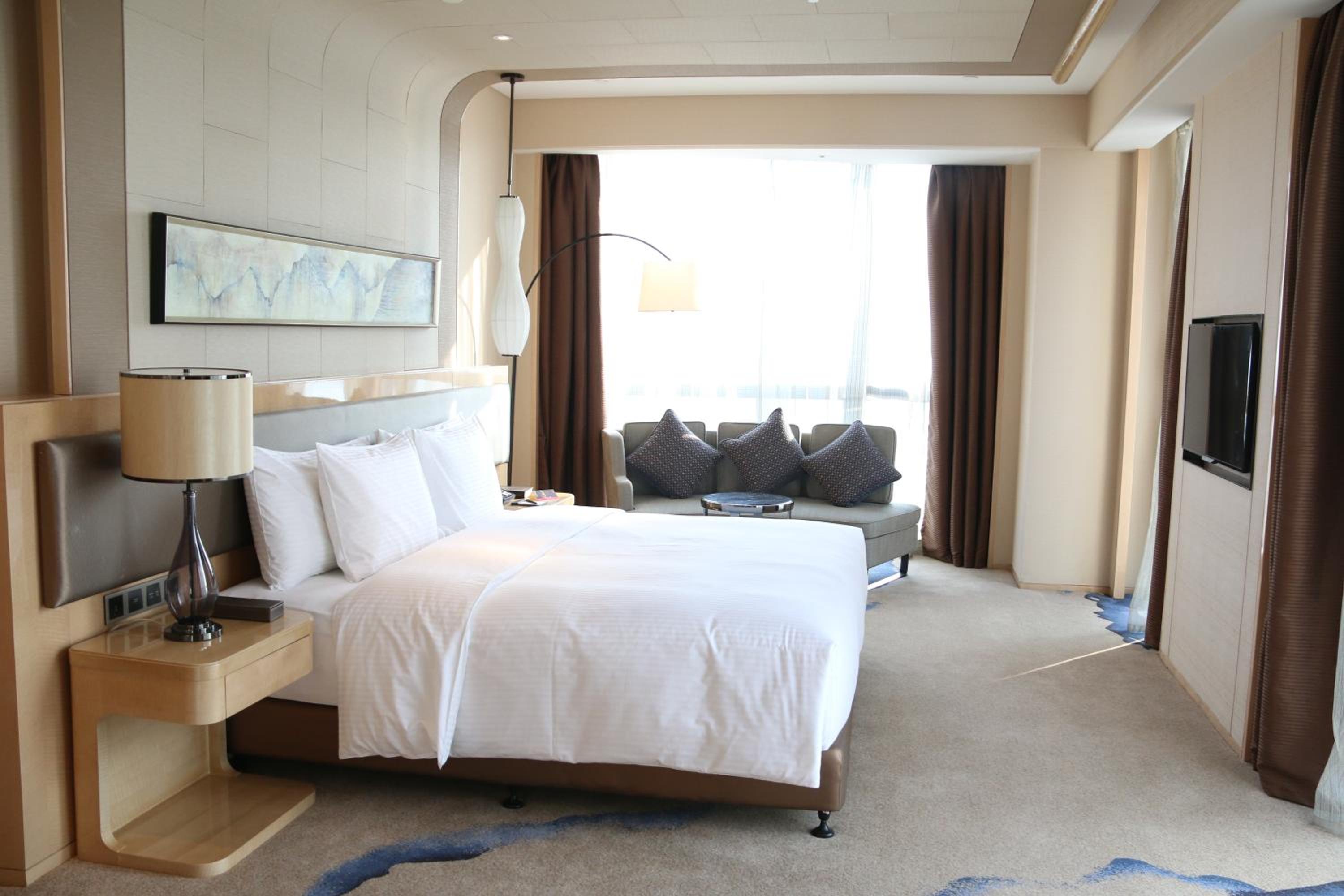 Deluxe Suite photo 3