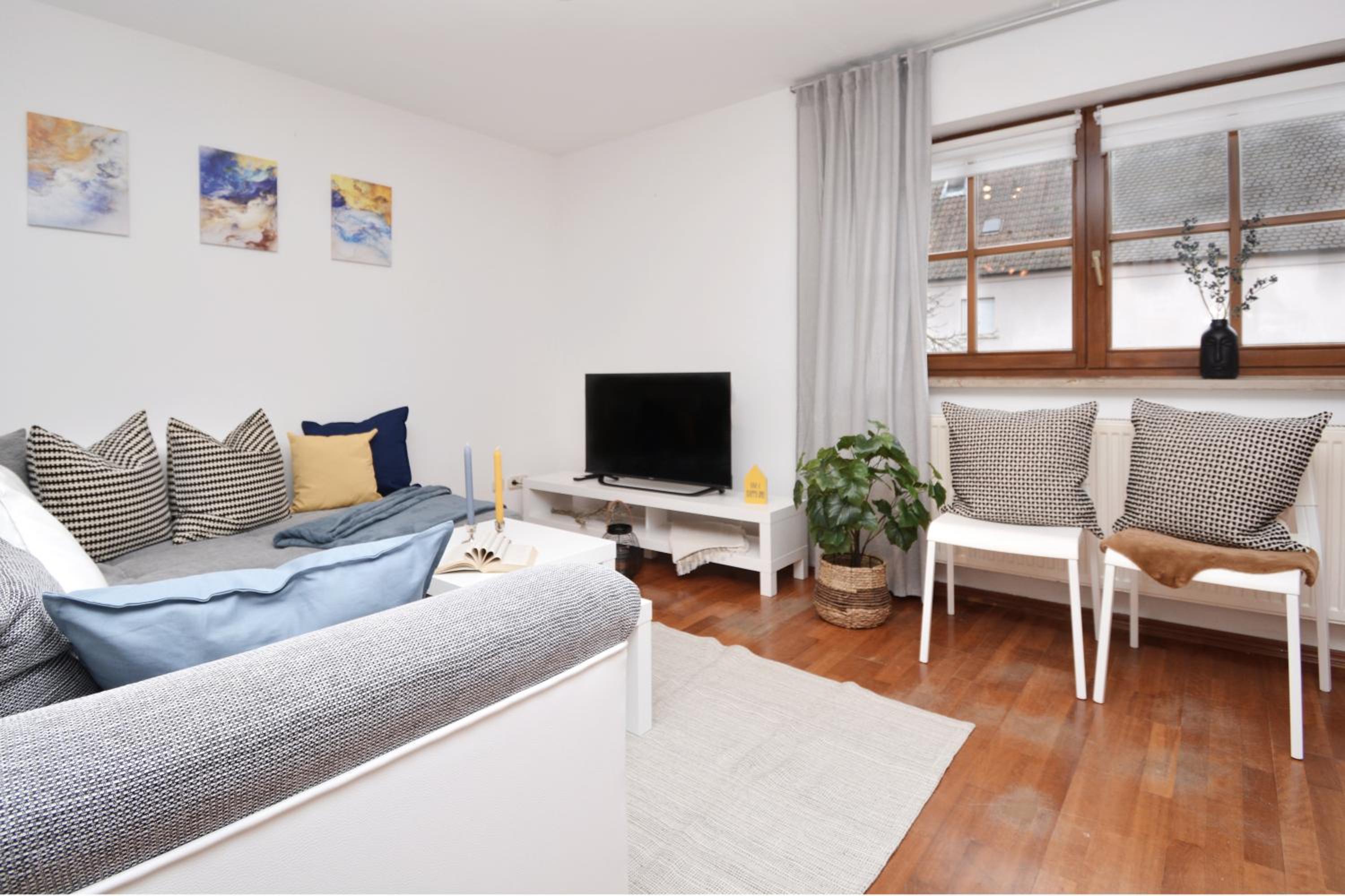 One-Bedroom Apartment photo 2
