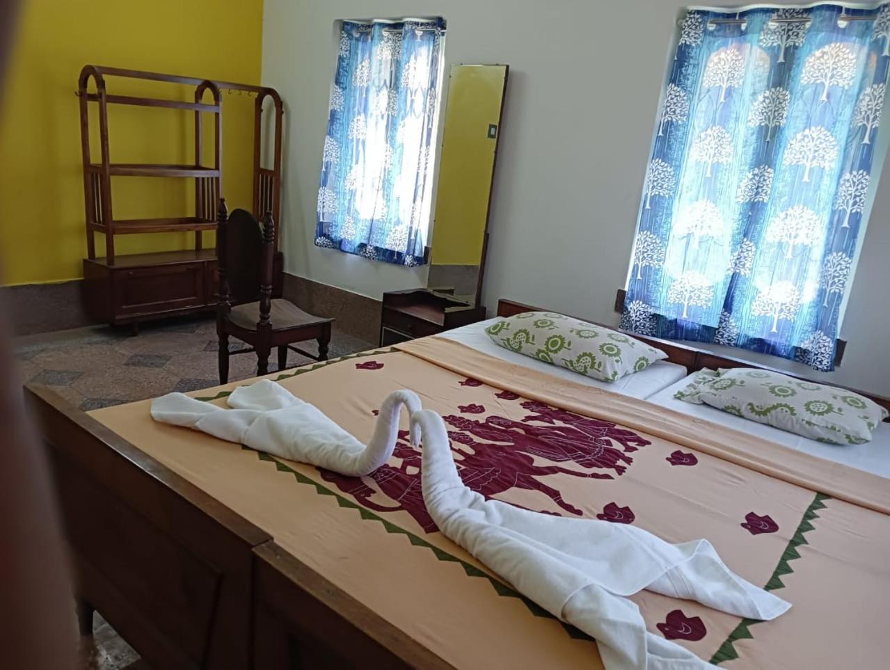 Deluxe Double Room (2 Adults + 1 Child) photo 3