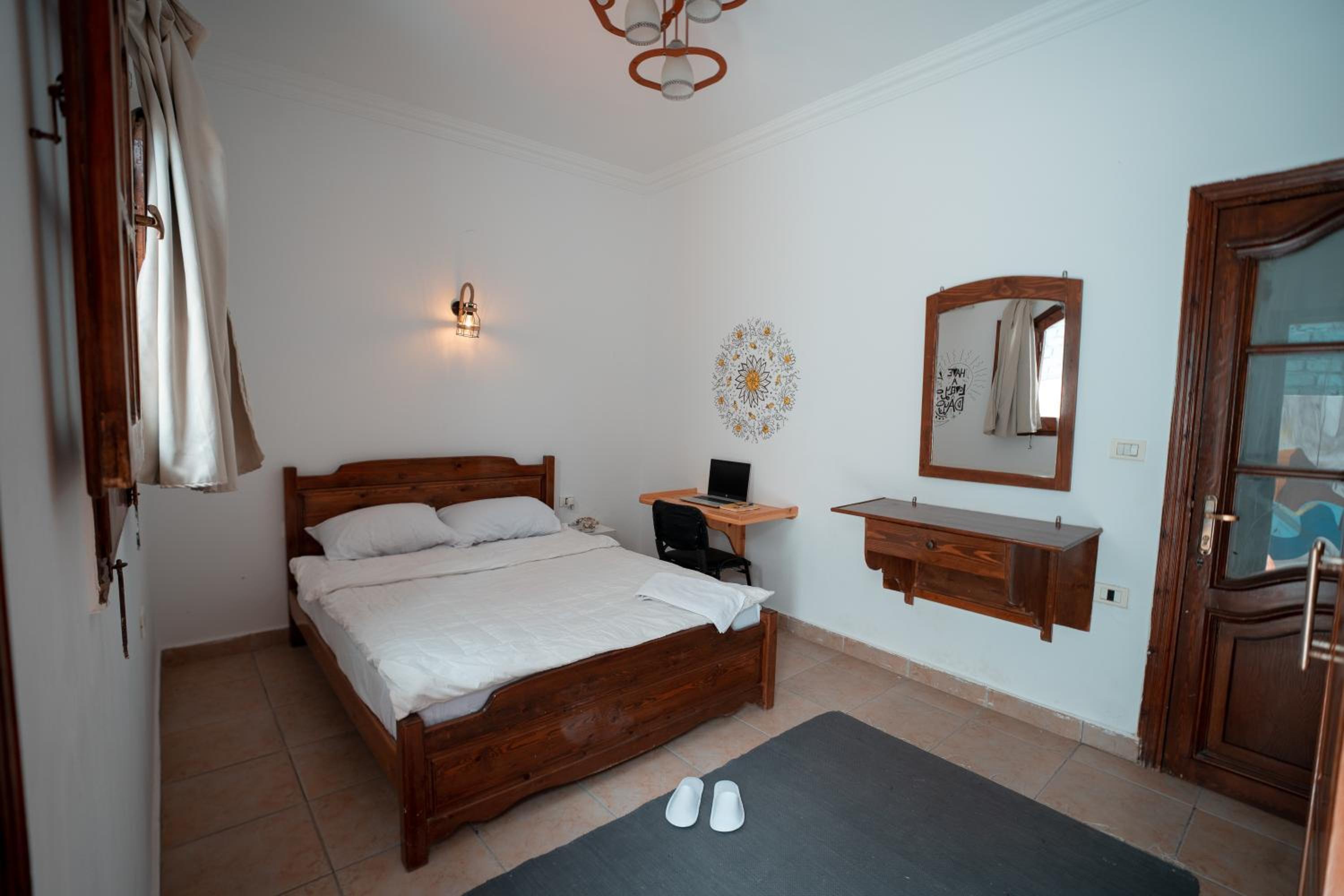 Double room with backyard - Photo 2