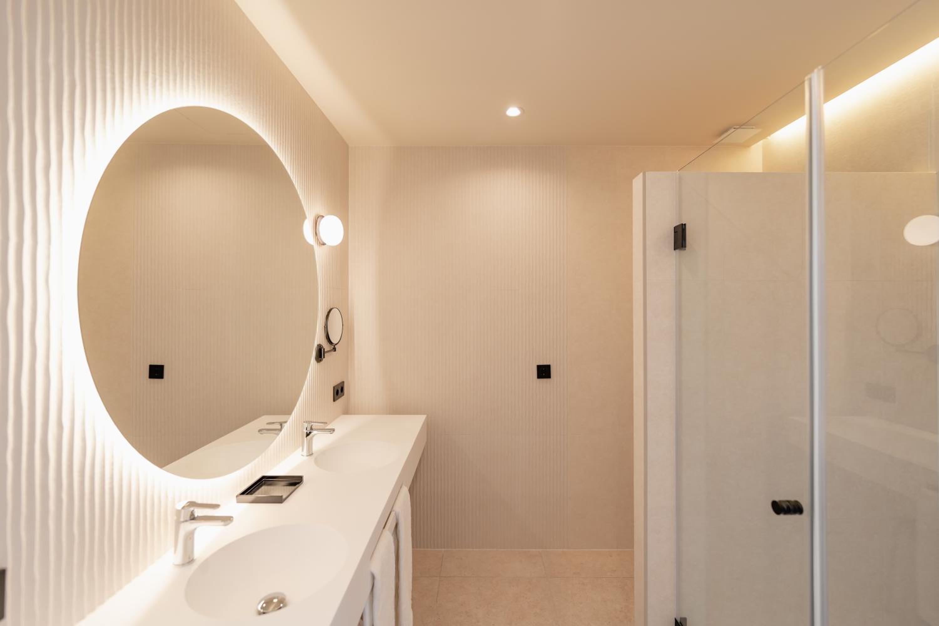 Supreme Room (2 Adults) - Photo 3
