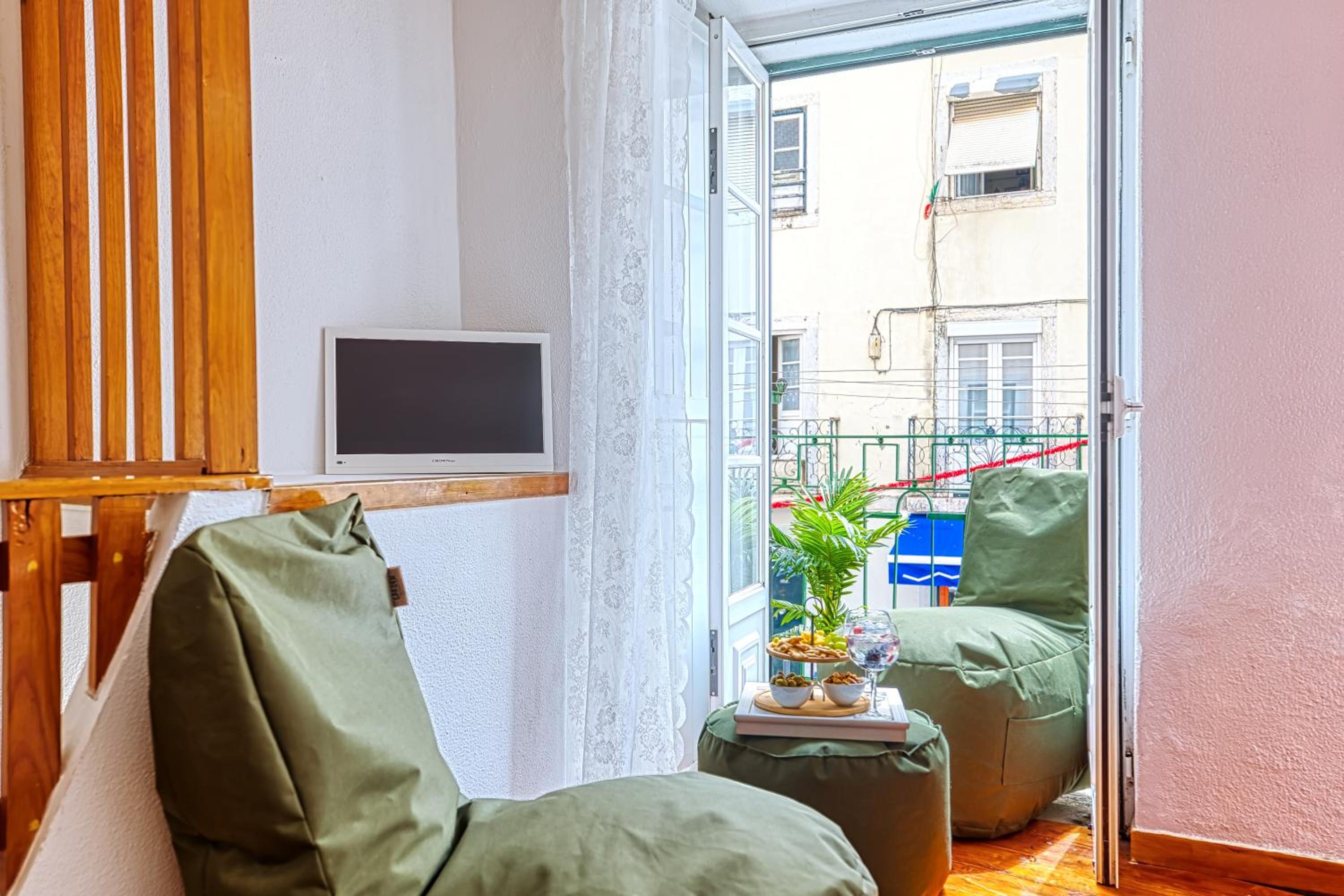 One-Bedroom Apartment - Photo 6