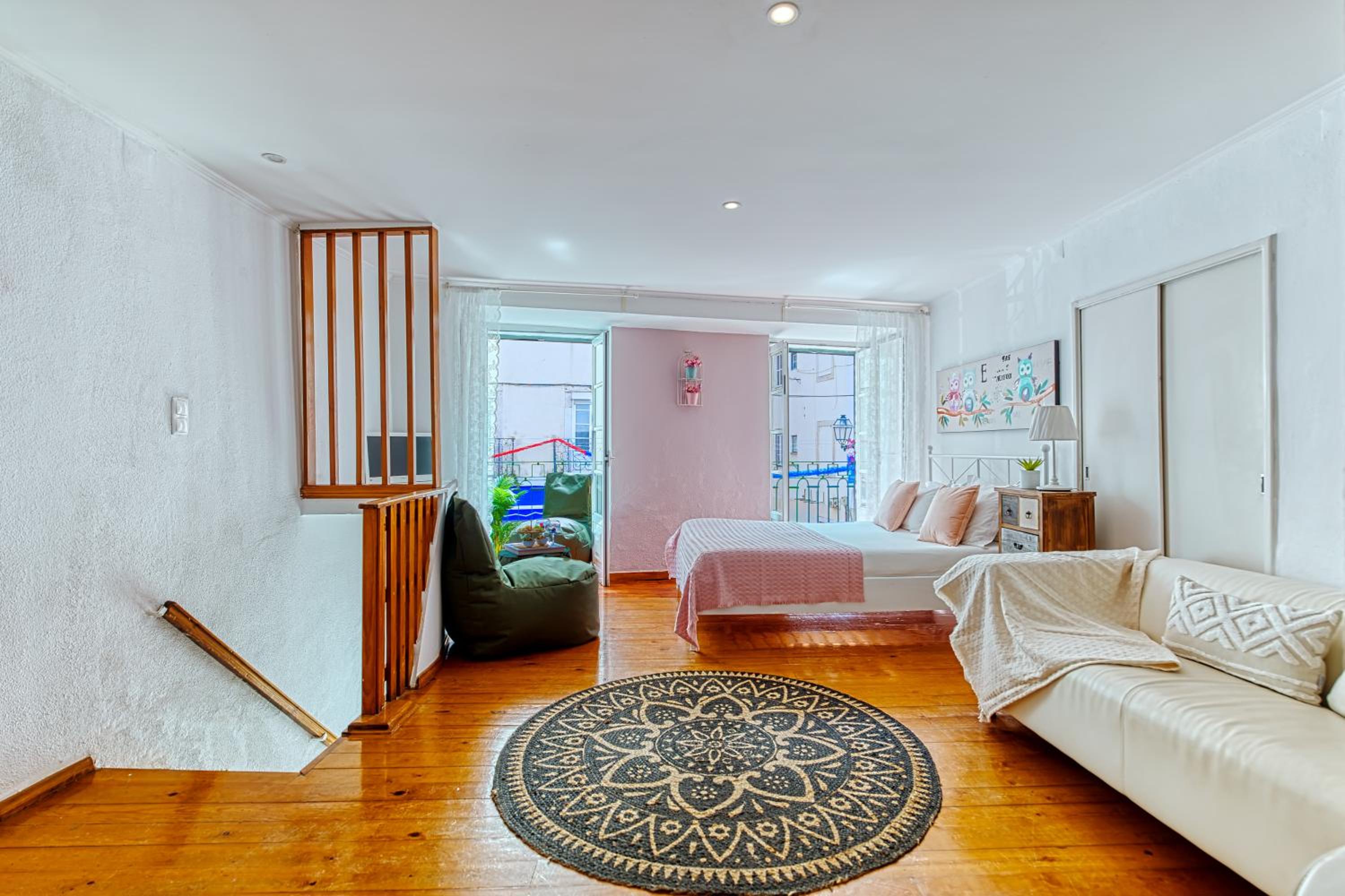 One-Bedroom Apartment - Photo 7