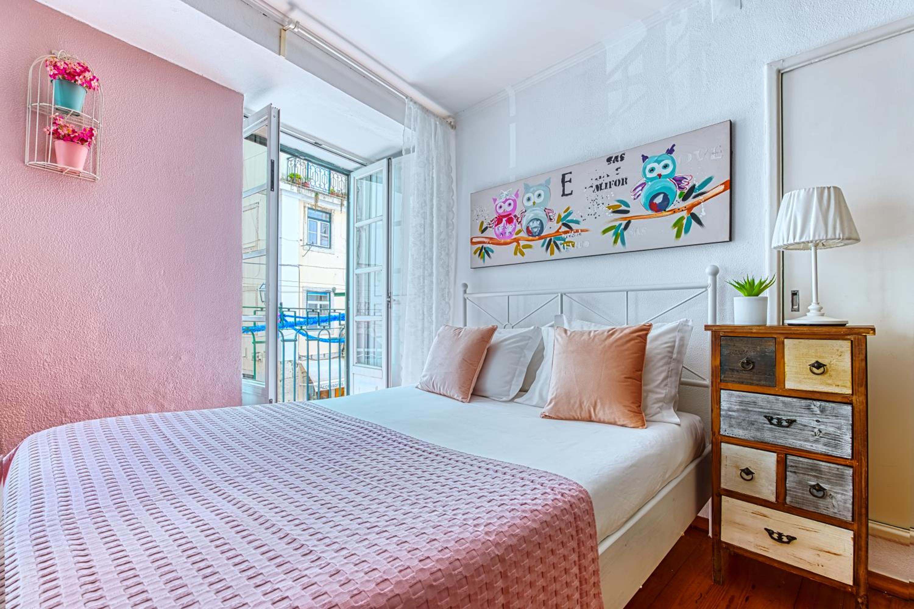 One-Bedroom Apartment - Photo 9