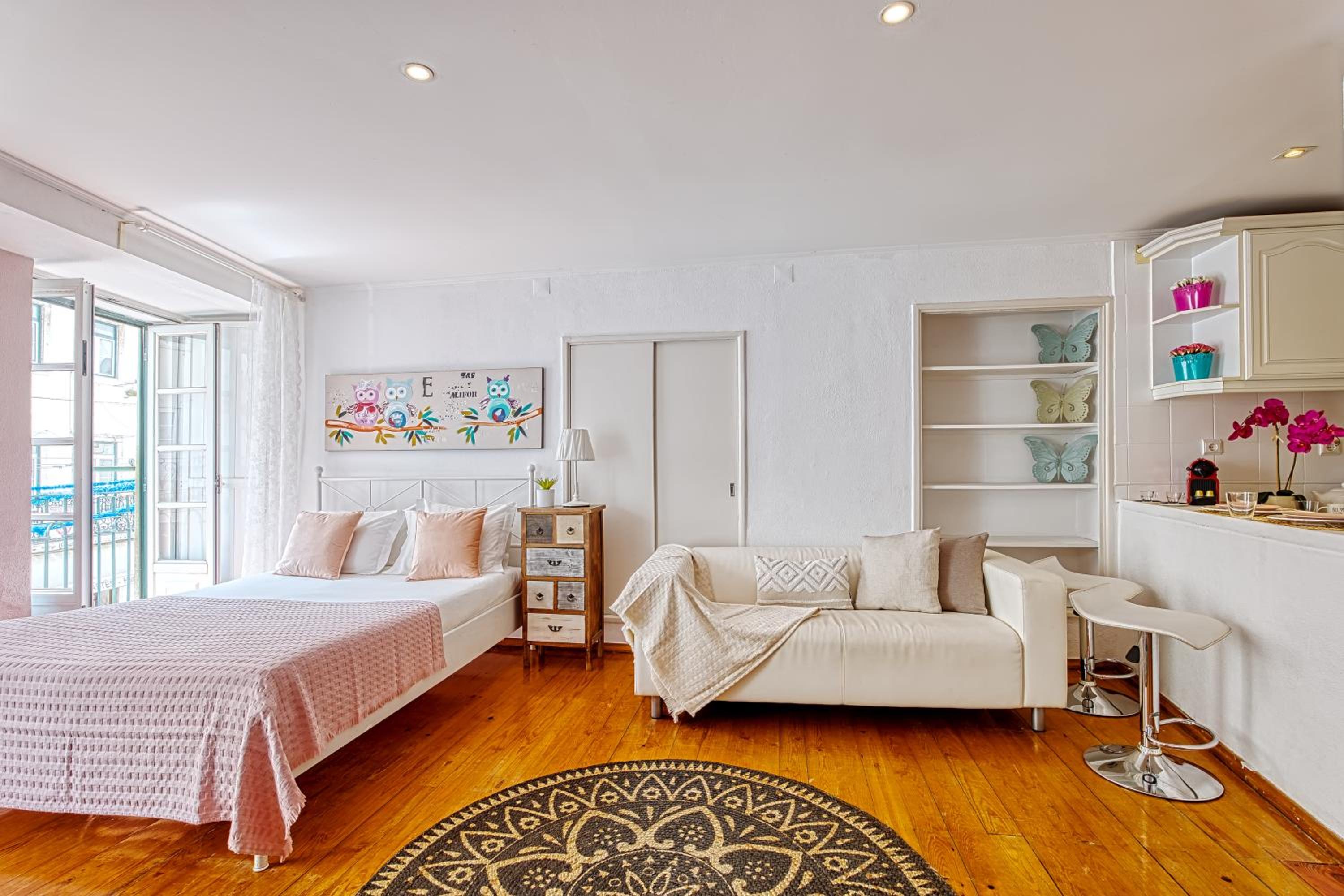 One-Bedroom Apartment - Photo 10