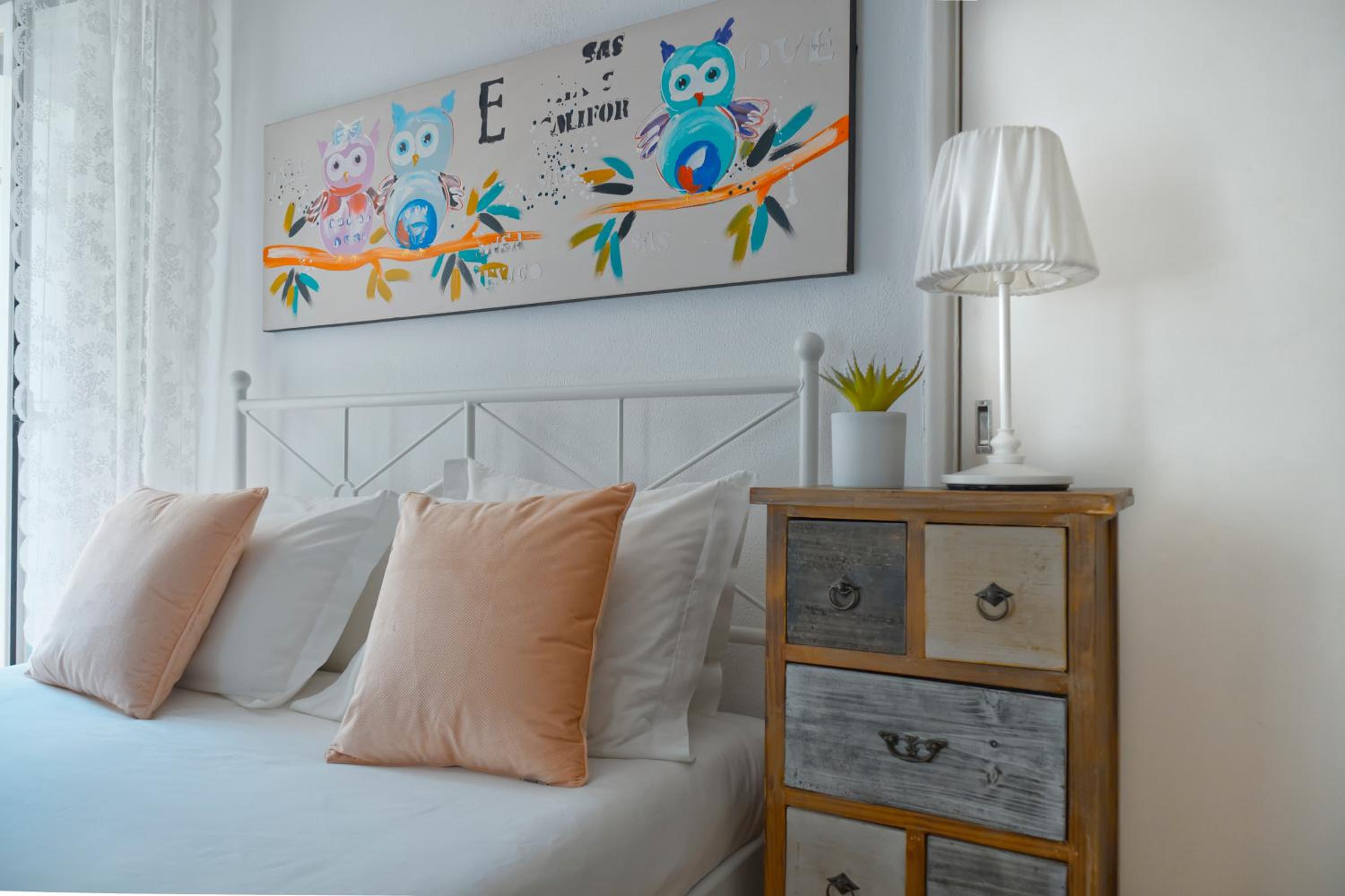 One-Bedroom Apartment - Photo 18