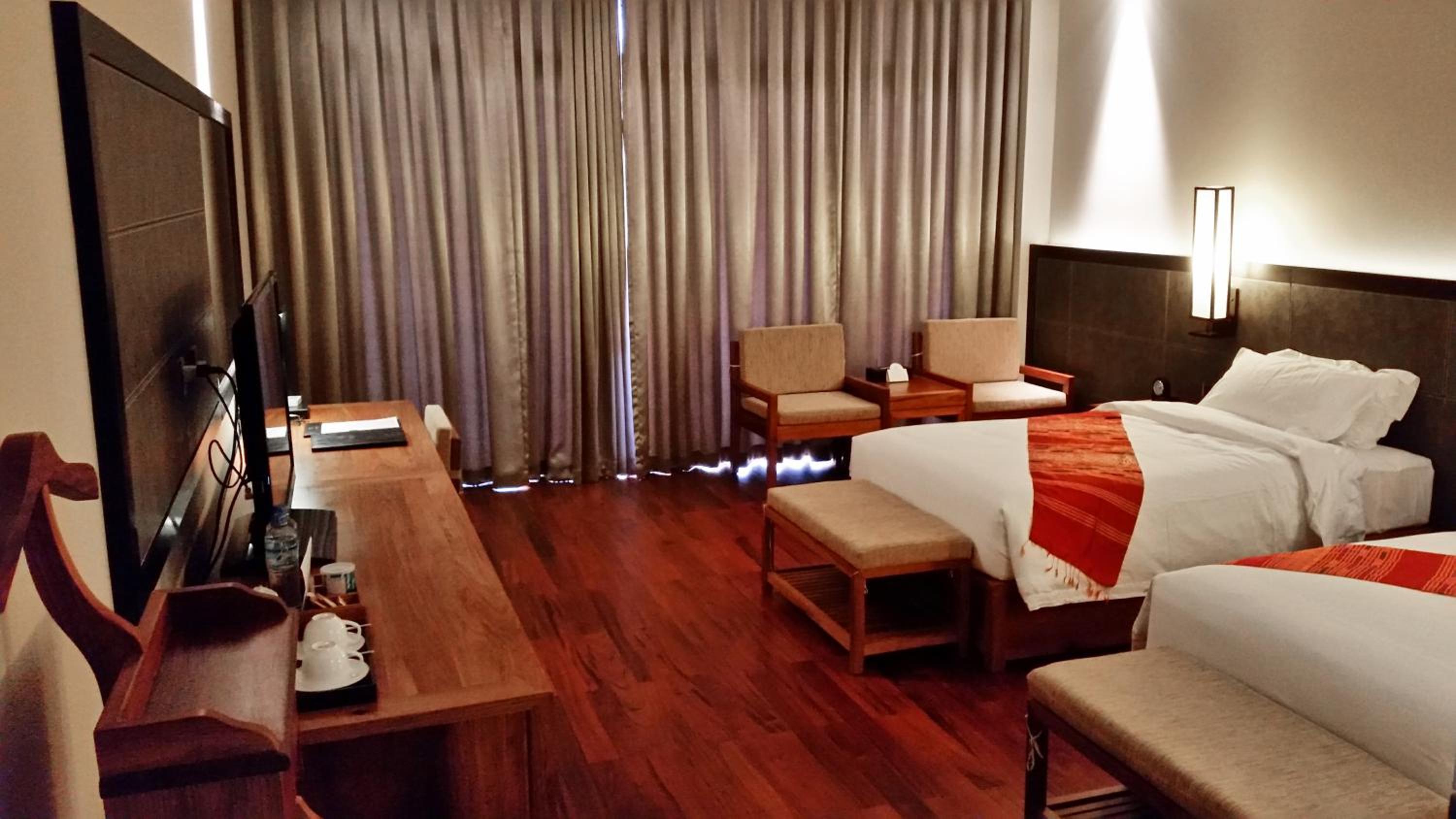 Superior Twin Room with City View photo 2