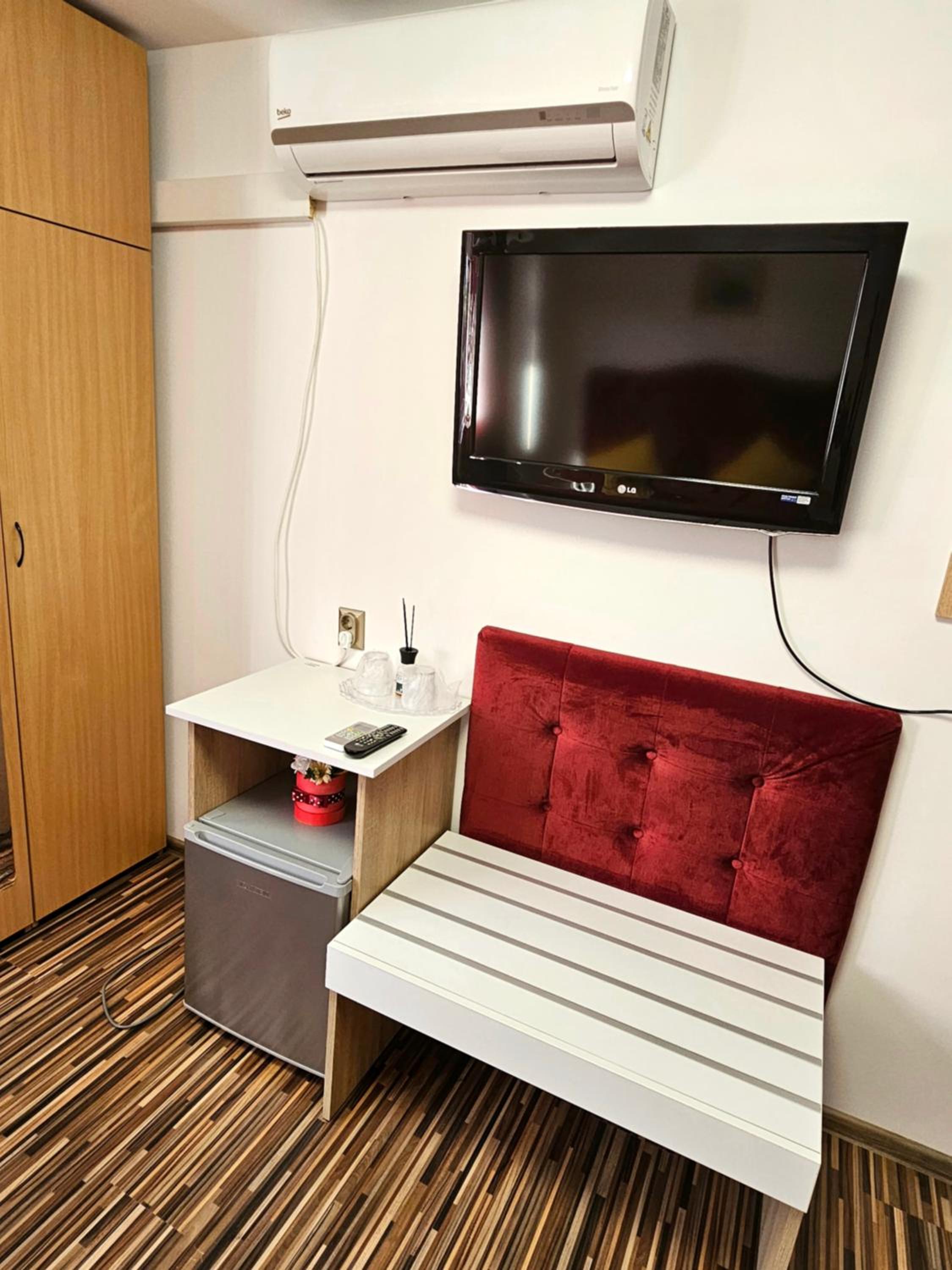 Double Room with Balcony - Photo 1