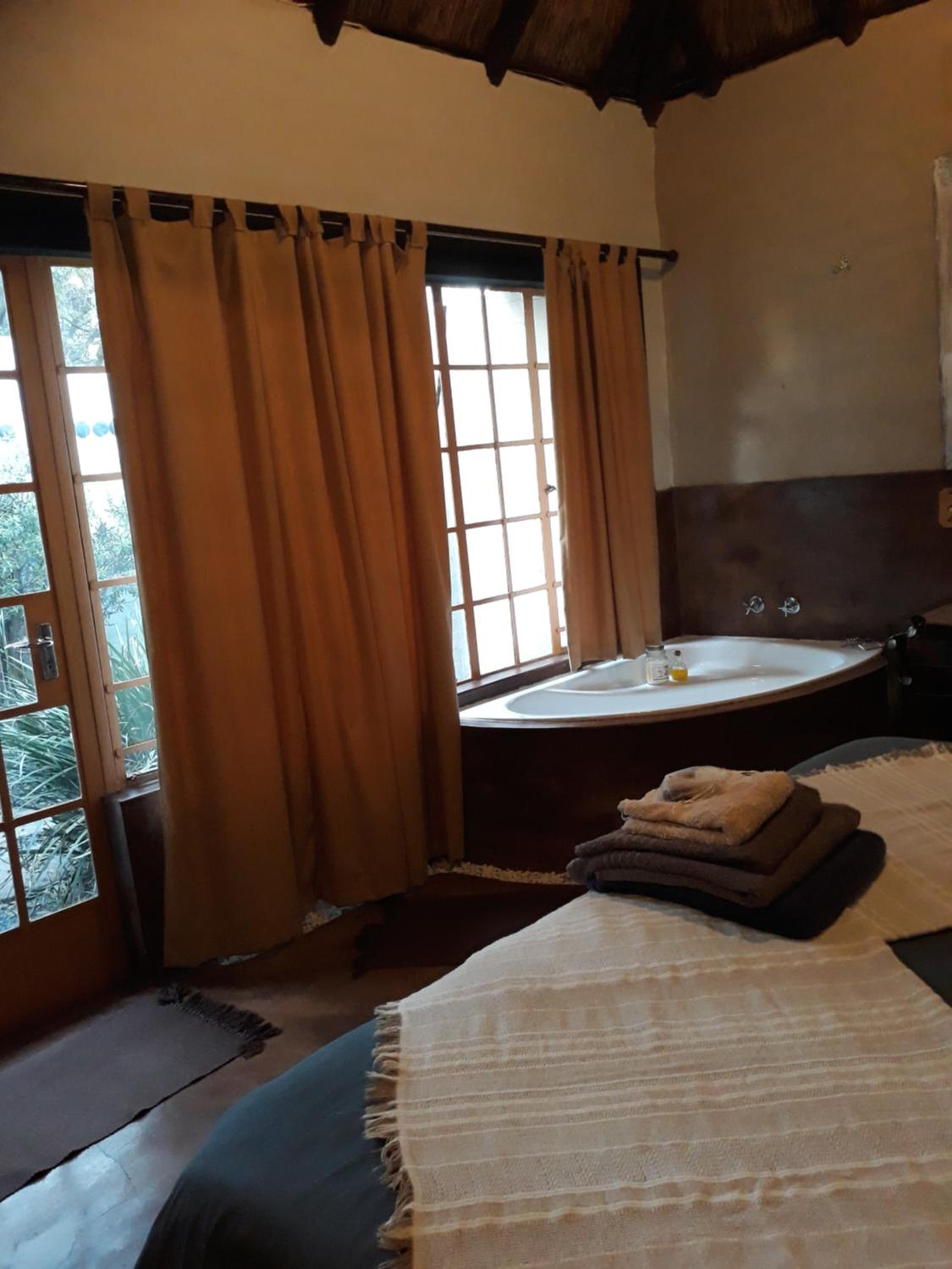 Twin Room with Garden View - Photo 6