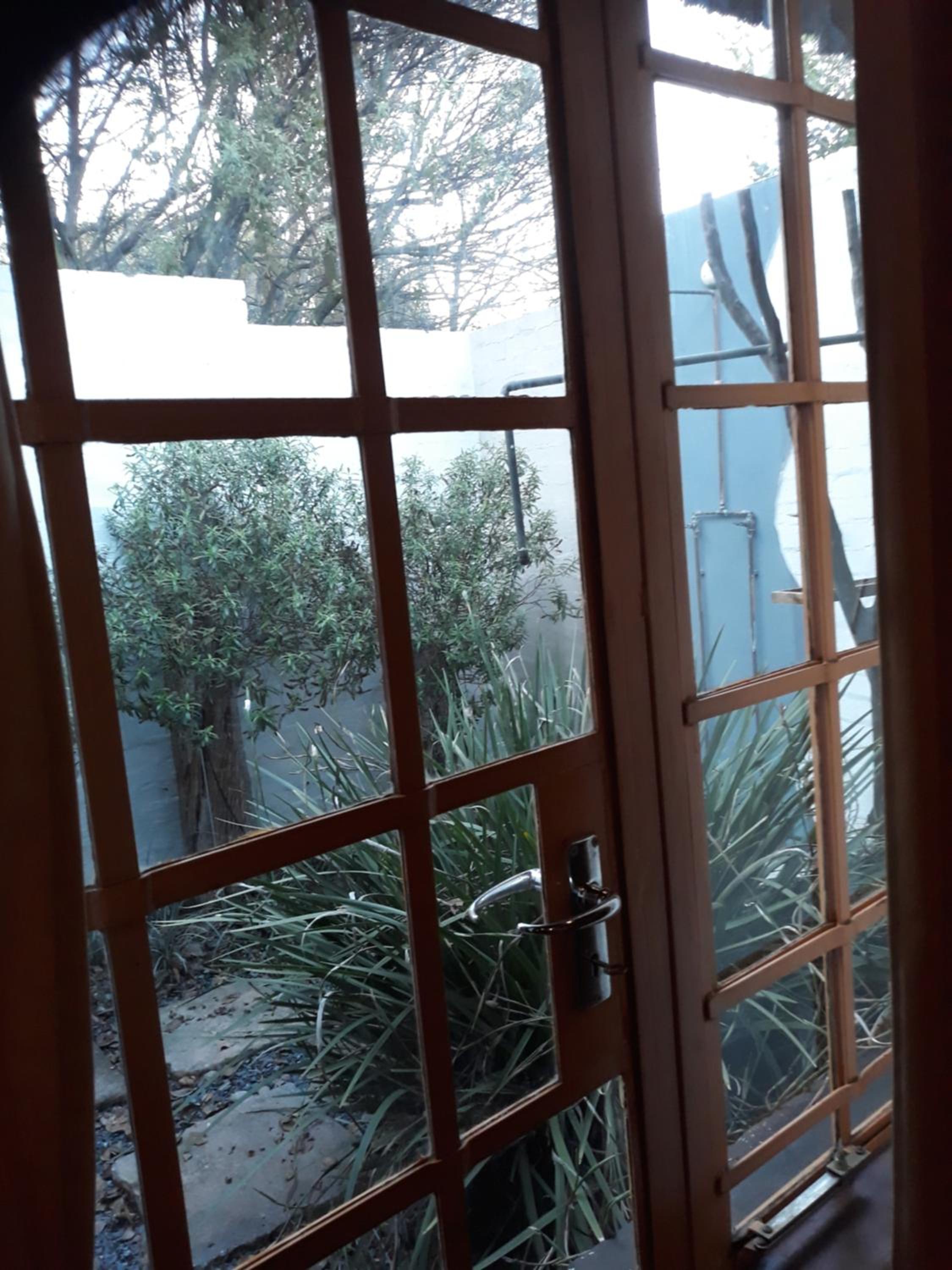 Twin Room with Garden View - Photo 7