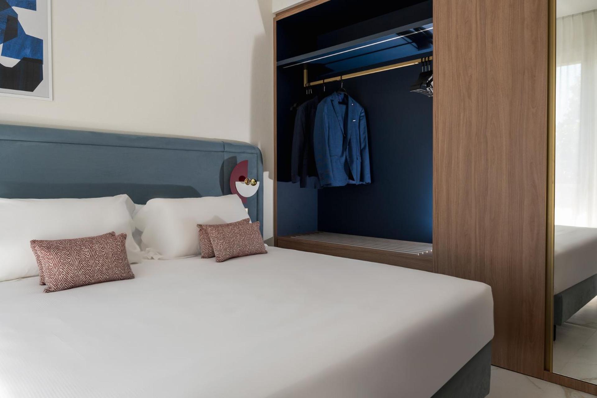 Deluxe Junior Suite - Photo 1