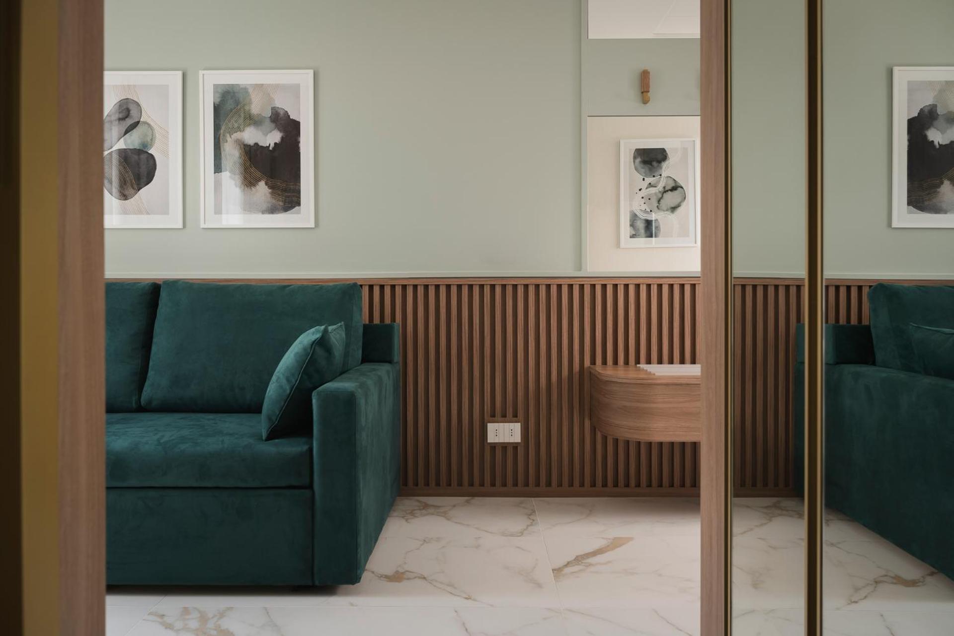Executive Suite - Photo 2
