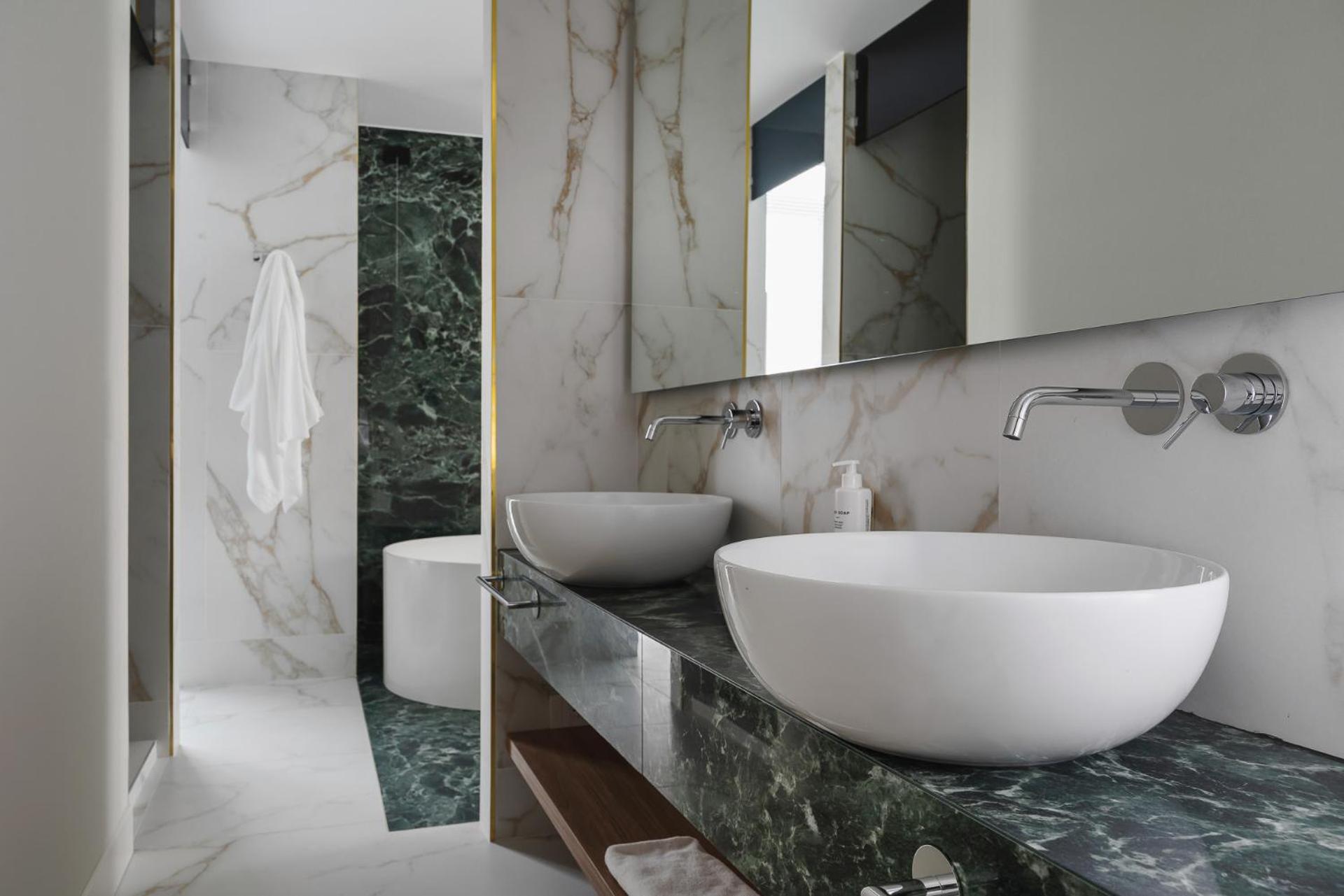 Executive Suite - Photo 3