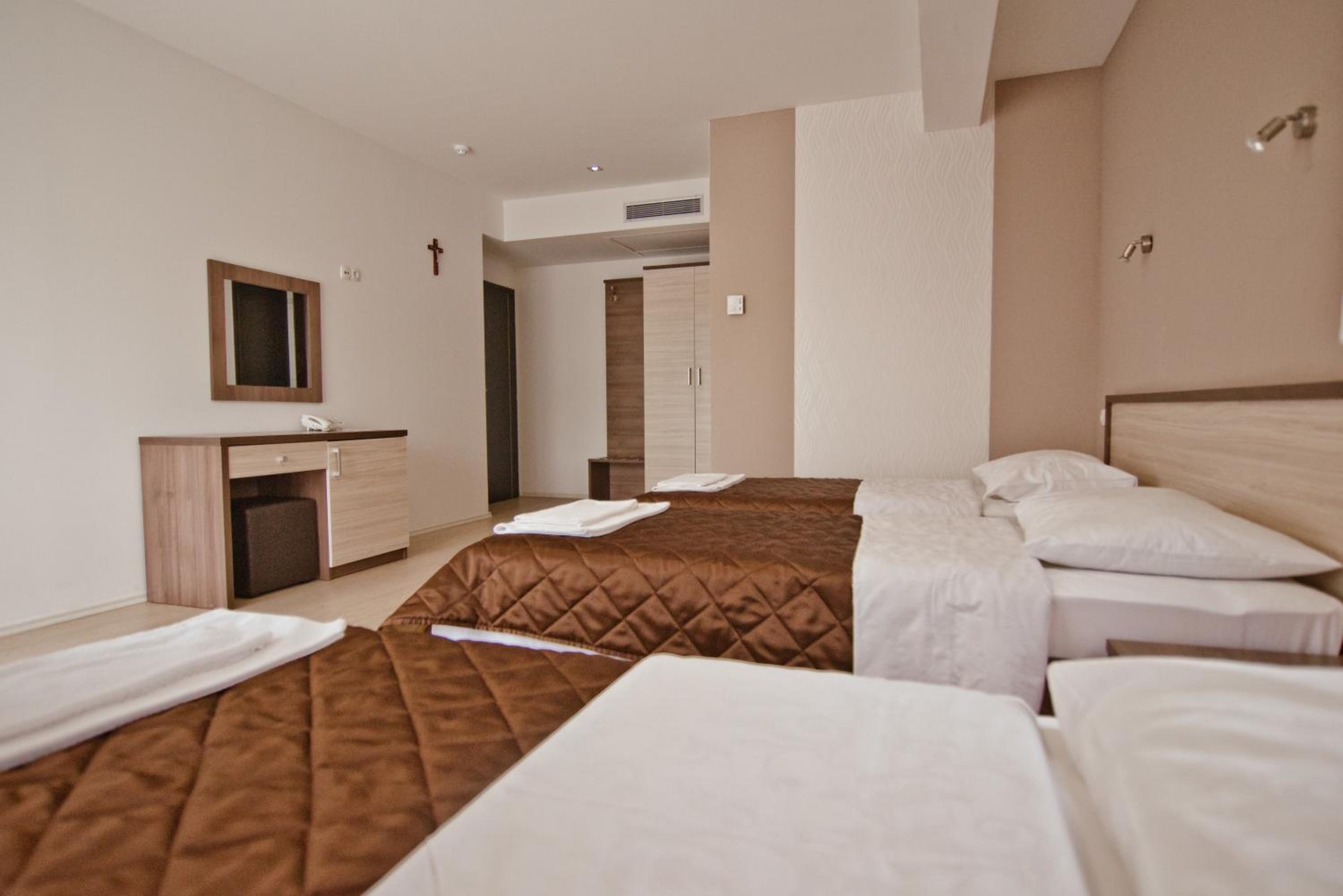 Triple Room with Balcony photo 3
