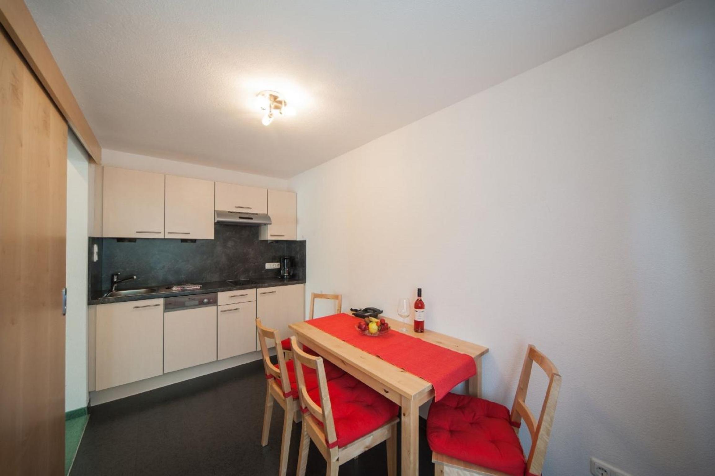Apartment with Mountain View photo 3