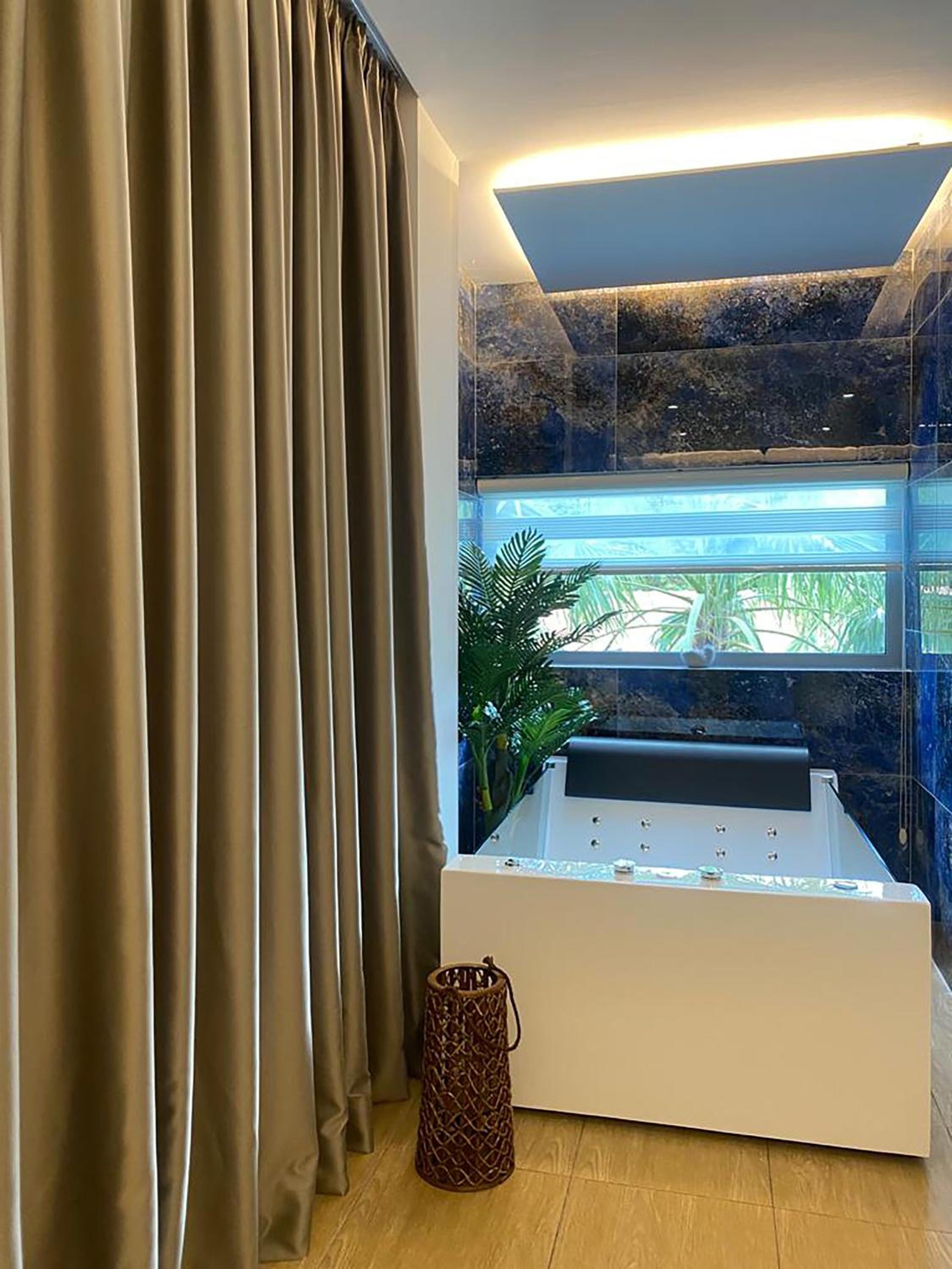 Double Room with Jacuzzi photo 3