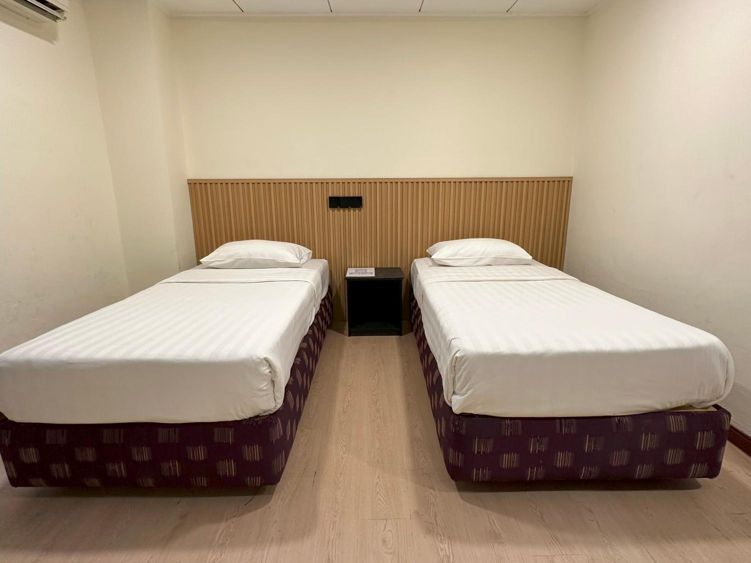 Deluxe Twin Room - Photo 2