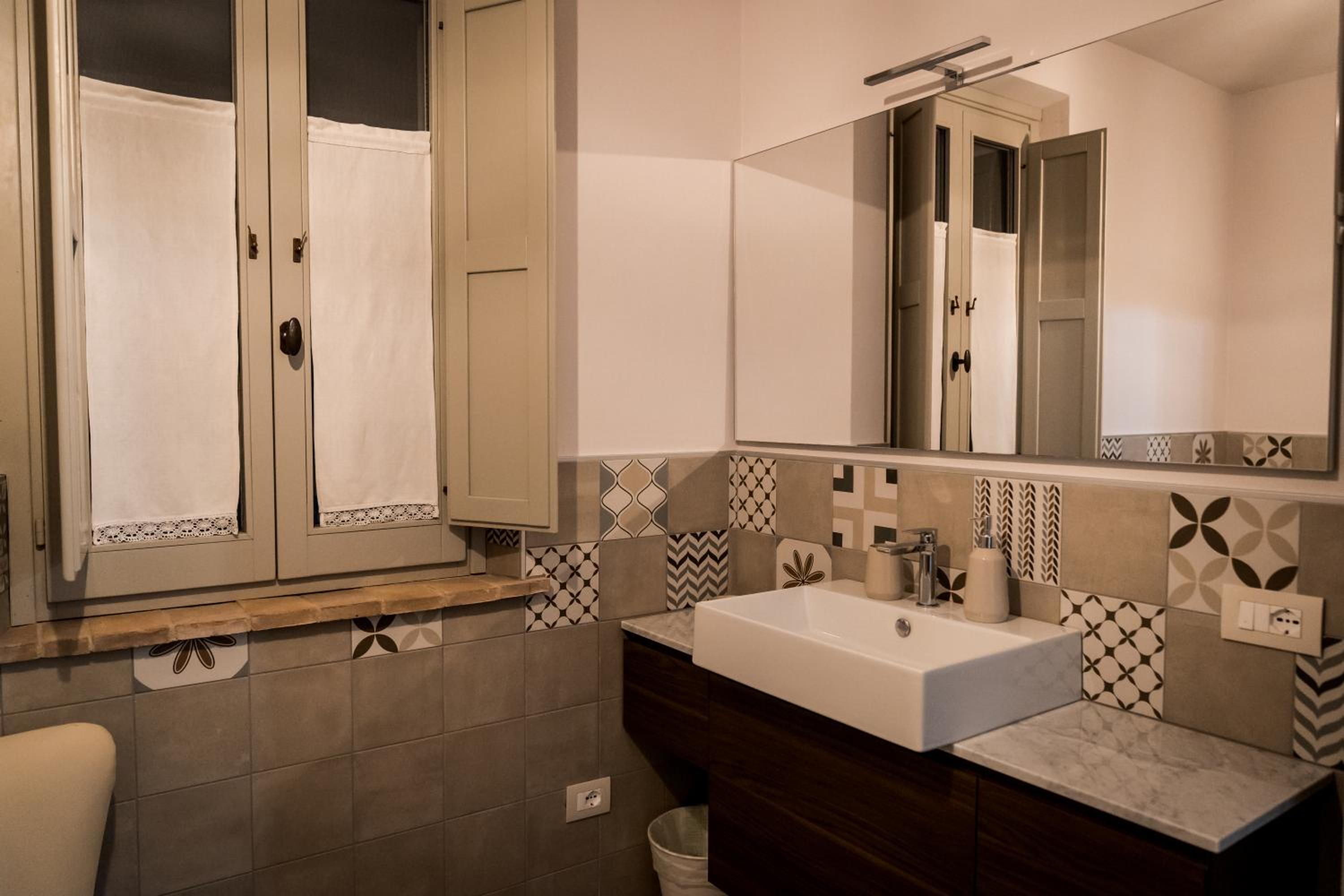 Double Room - Photo 8