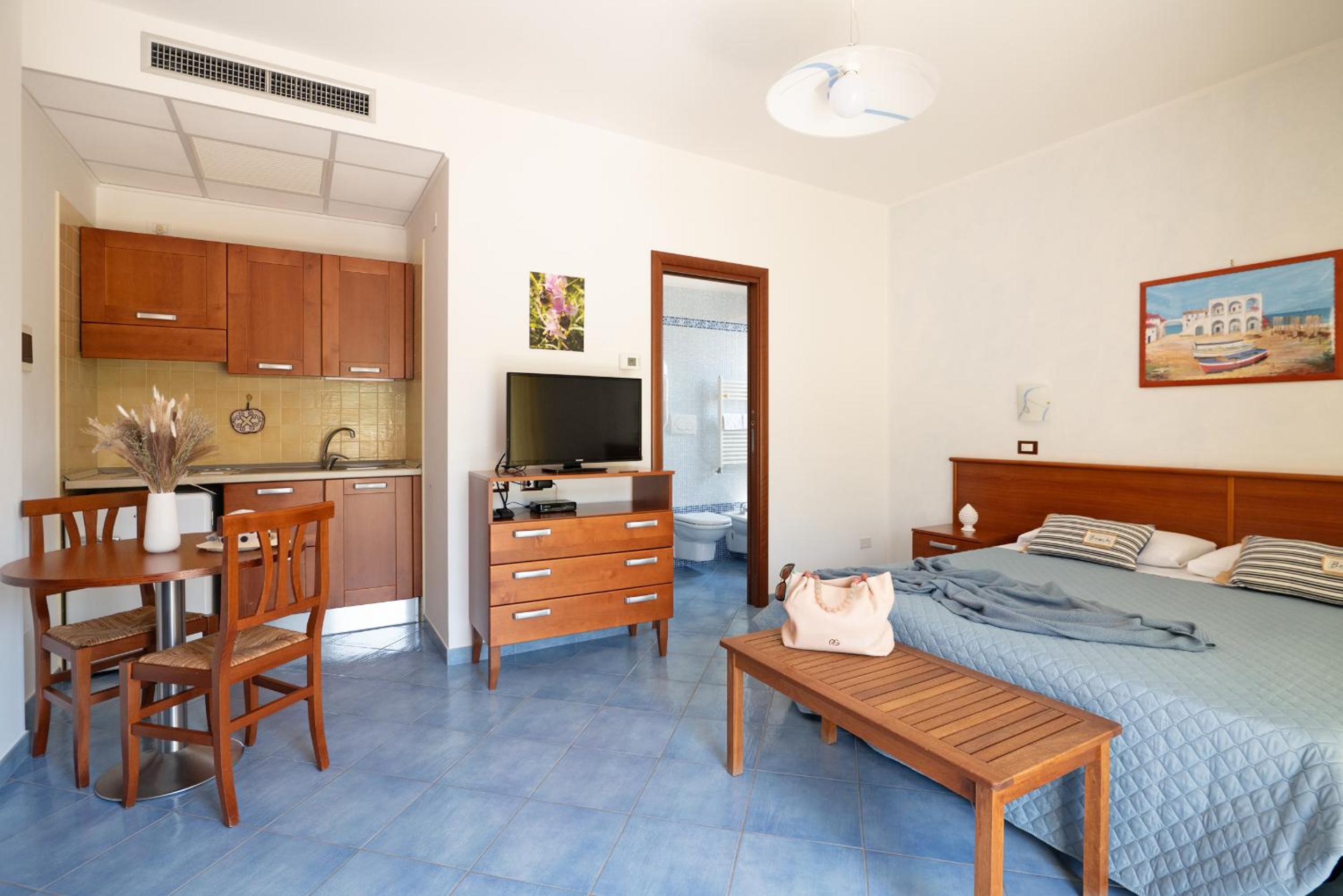 Studio Apartment with Sea View - Photo 5