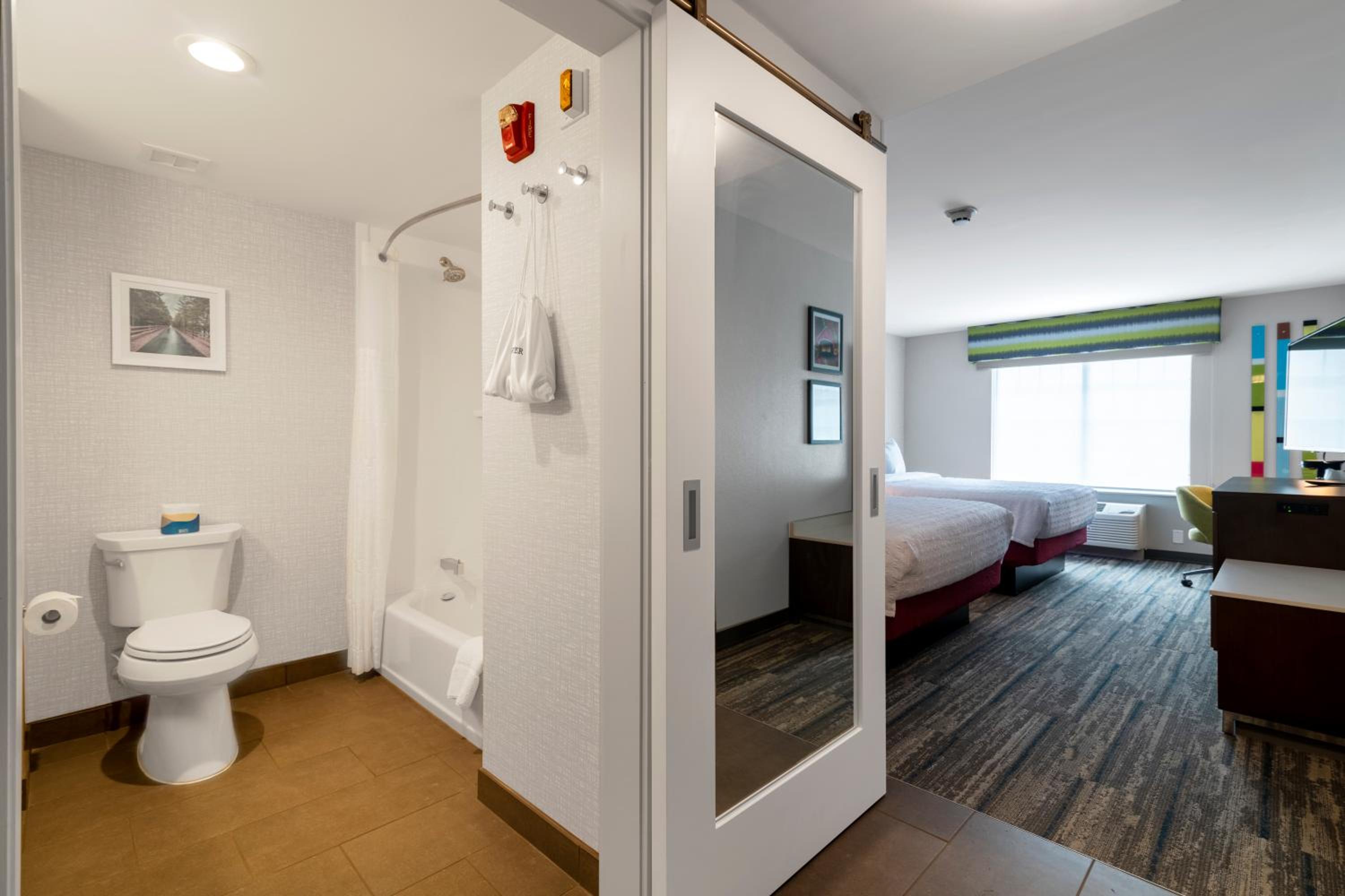 Queen Room with Two Queen Beds - Hearing Access - Photo 2