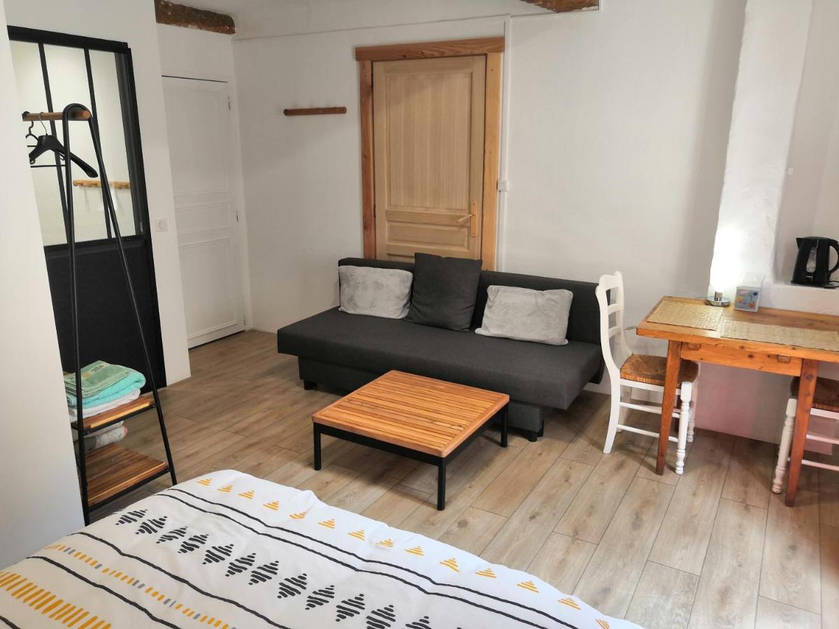 Quadruple Room with Private Bathroom photo 2
