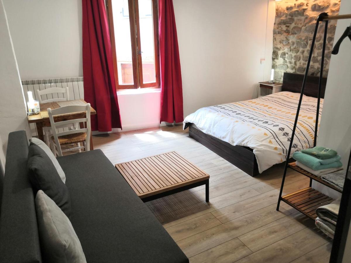 Quadruple Room with Private Bathroom photo 3