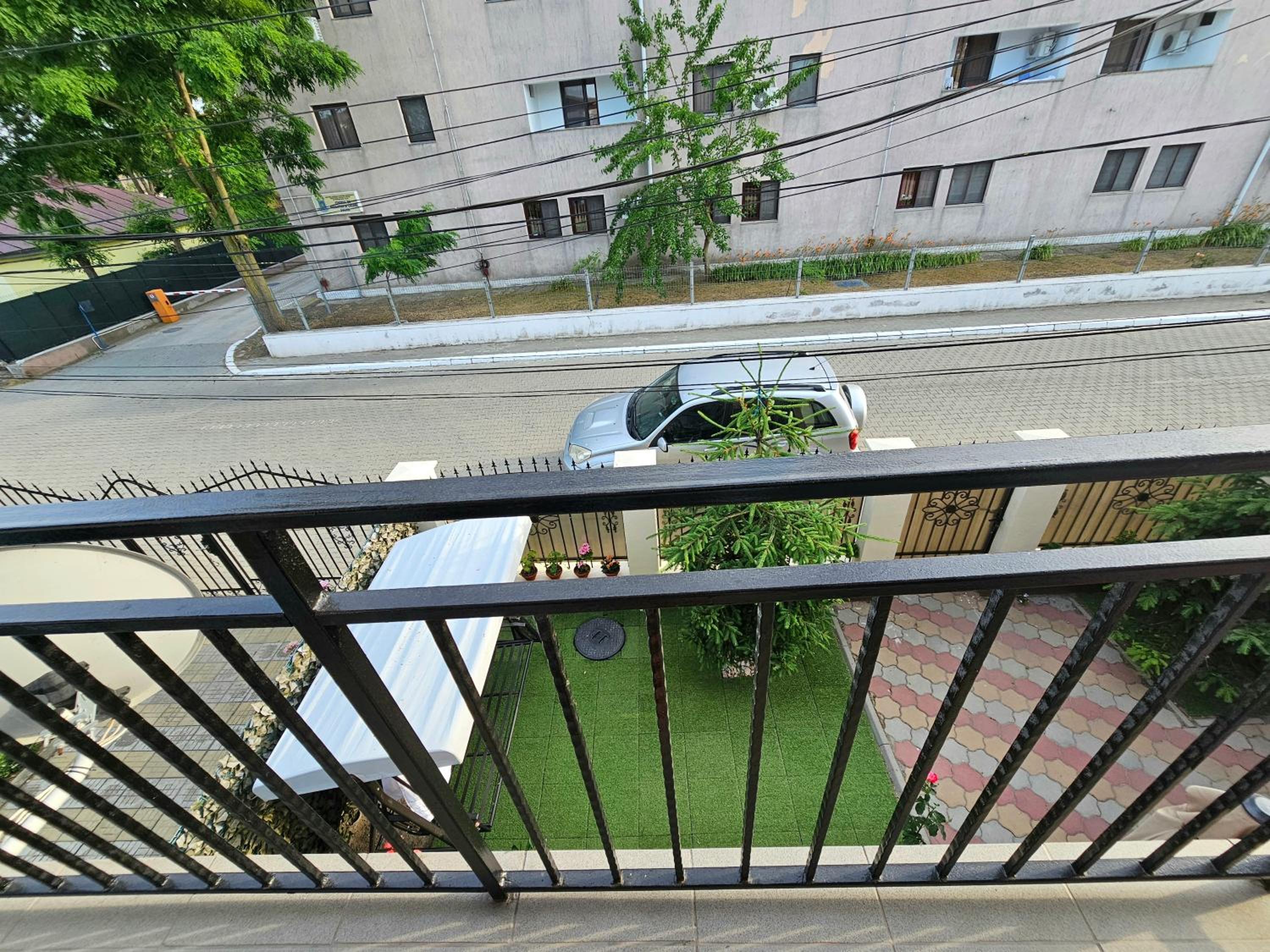 Double Room with Balcony - Photo 6