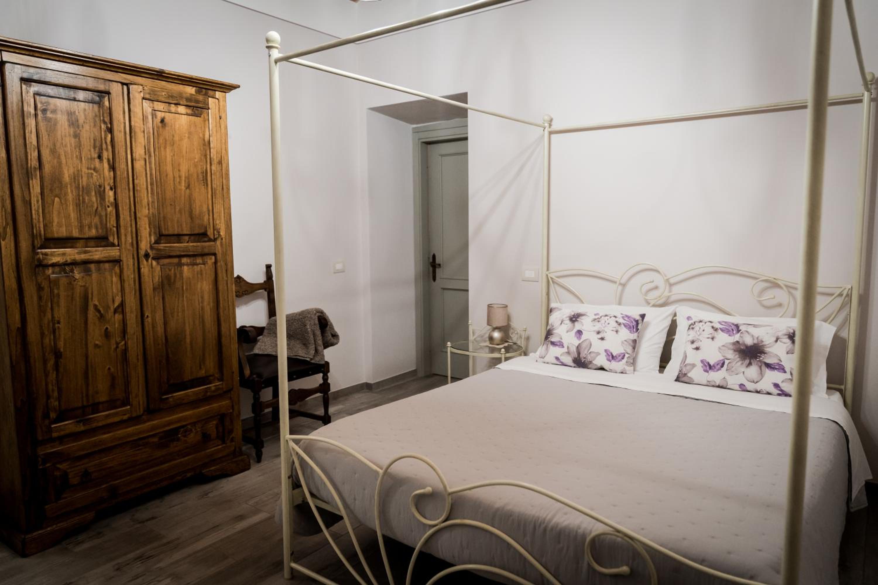 Double Room - Photo 3