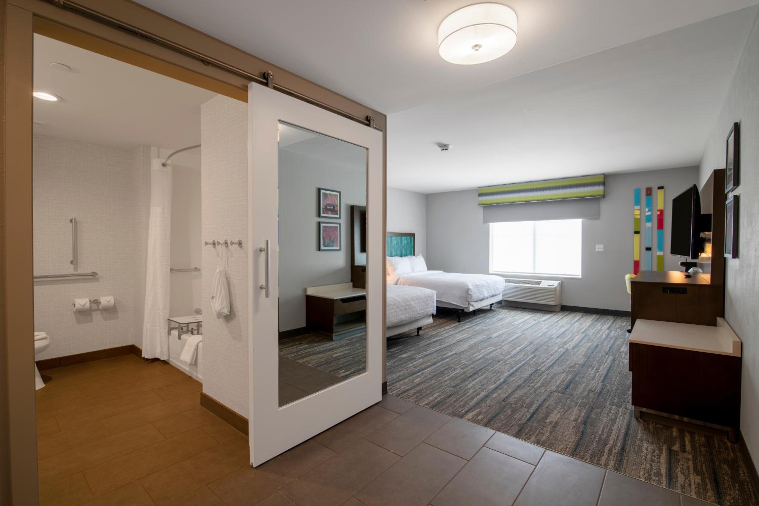 Queen Room with Two Queen Beds and Bath Tub - Mobility Access - Photo 6