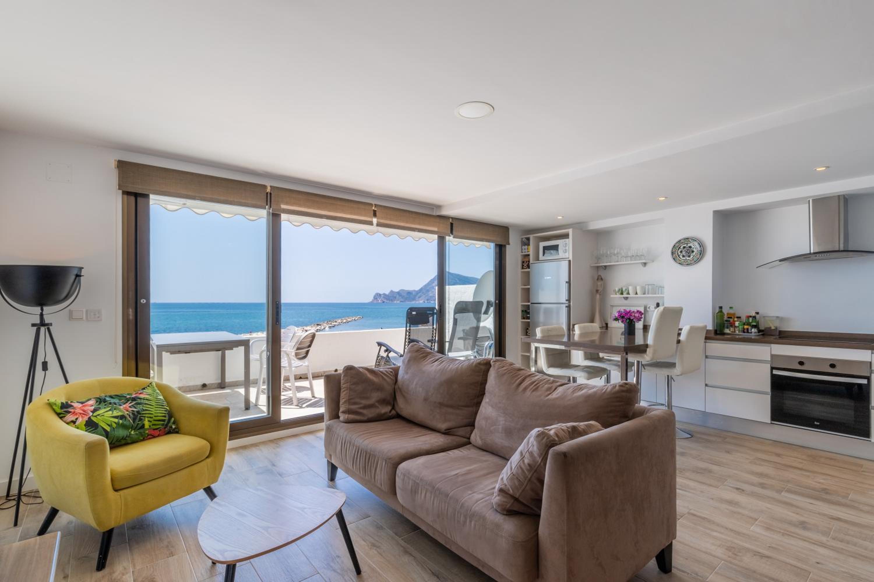 Two-Bedroom Deluxe Apartment with Ocean View photo 2
