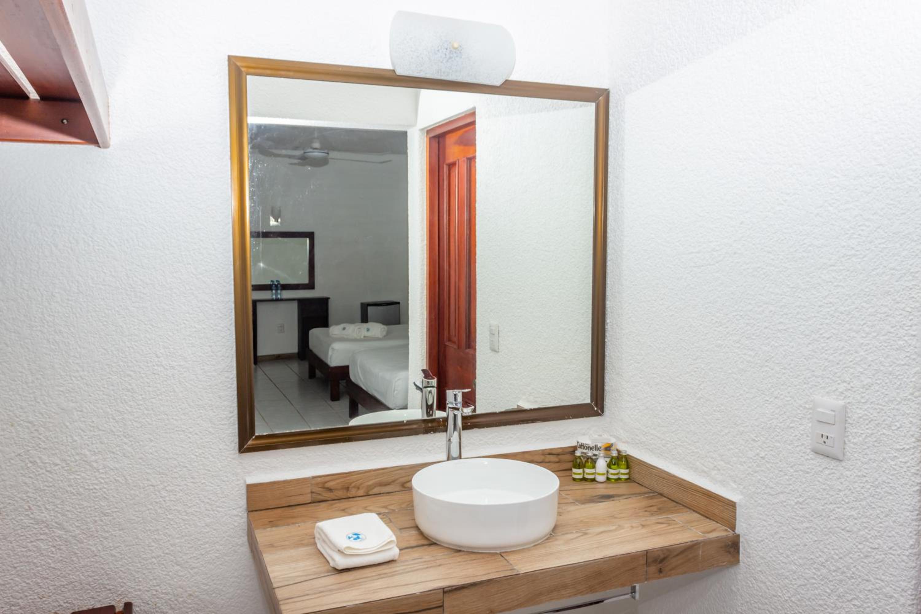 Deluxe Double Room - Photo 7