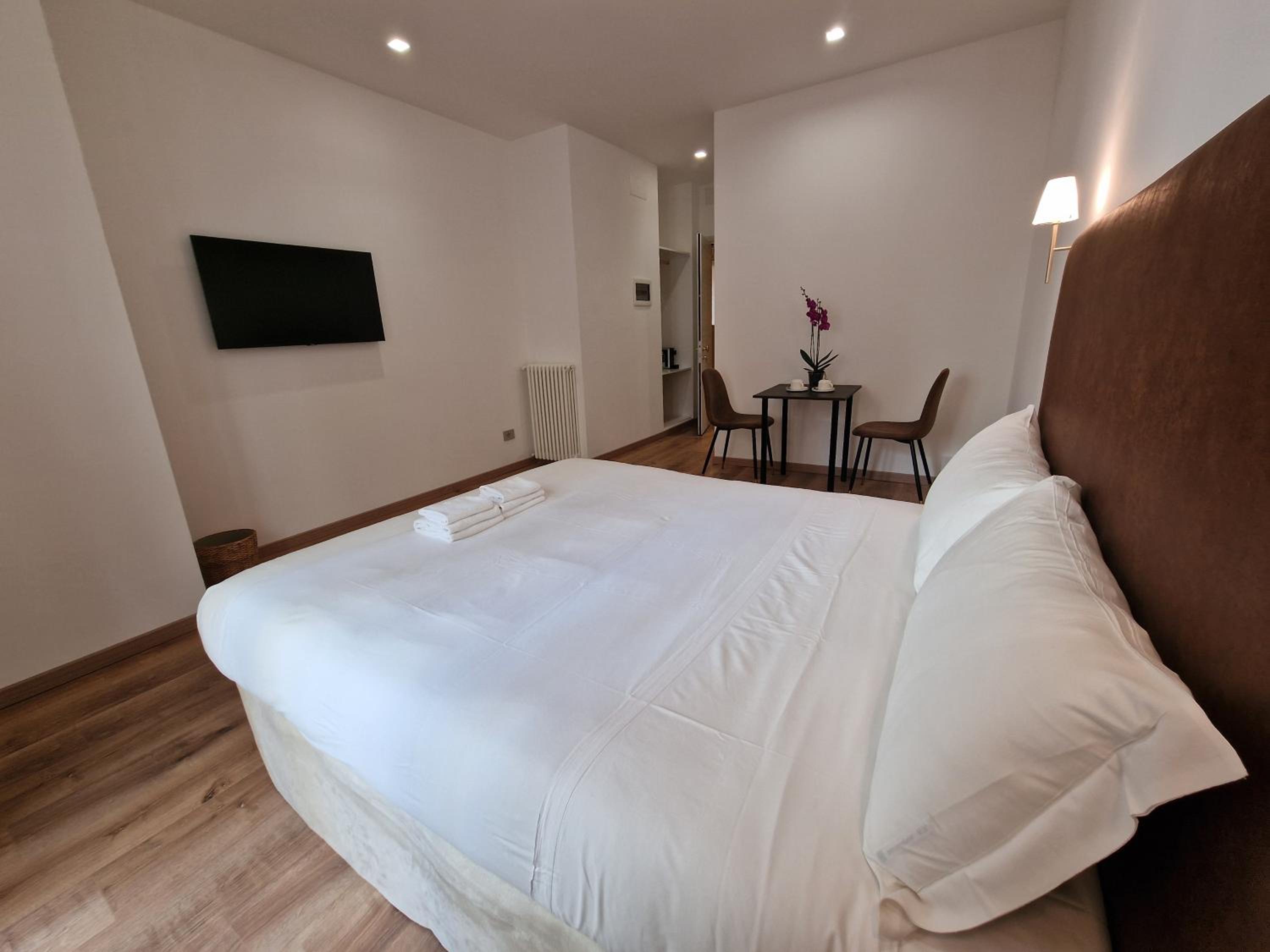 Double Room with Balcony photo 2