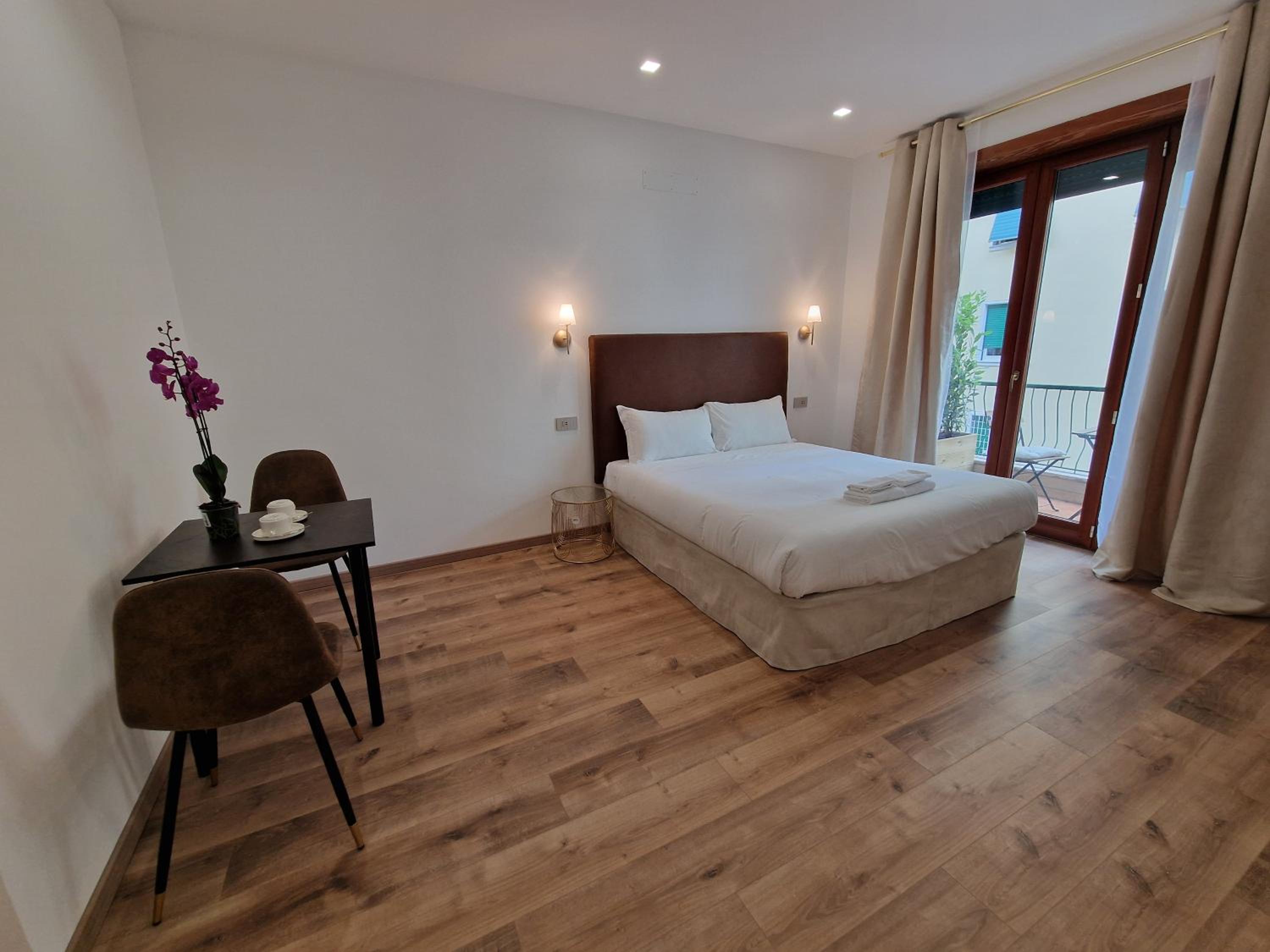 Double Room with Balcony photo 3